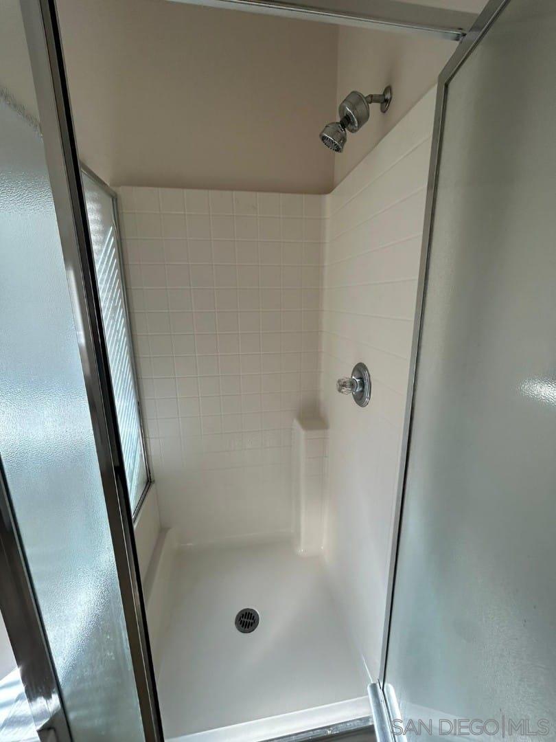 Detail Gallery Image 8 of 14 For 9408  Questa Pointe, San Diego,  CA 92126 - 4 Beds | 3 Baths