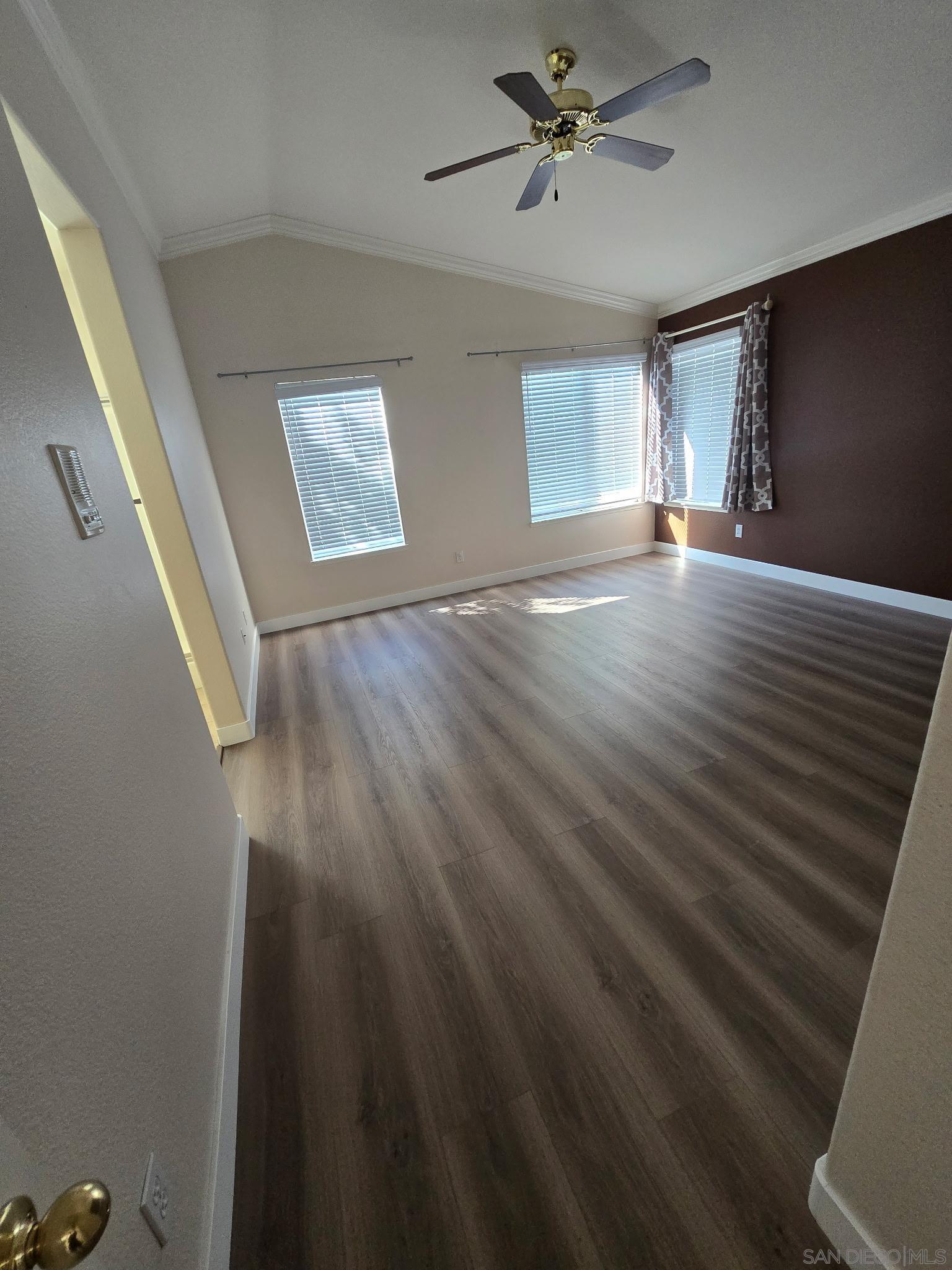 Detail Gallery Image 10 of 13 For 9408  Questa Pointe, San Diego,  CA 92126 - 4 Beds | 3 Baths