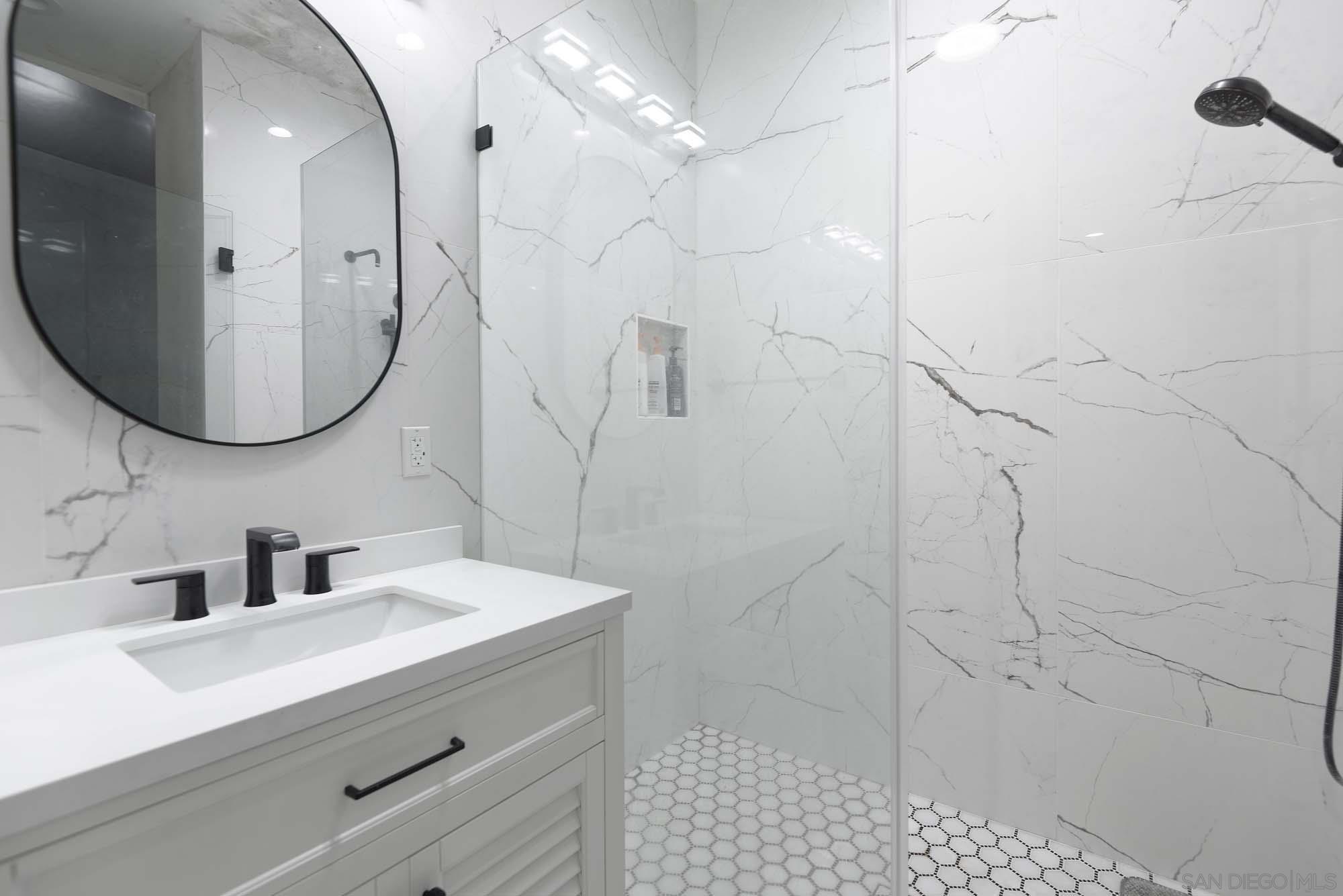 Detail Gallery Image 18 of 27 For 1168  Muirlands Vista Way, San Diego,  CA 92109 - 5 Beds | 5/1 Baths