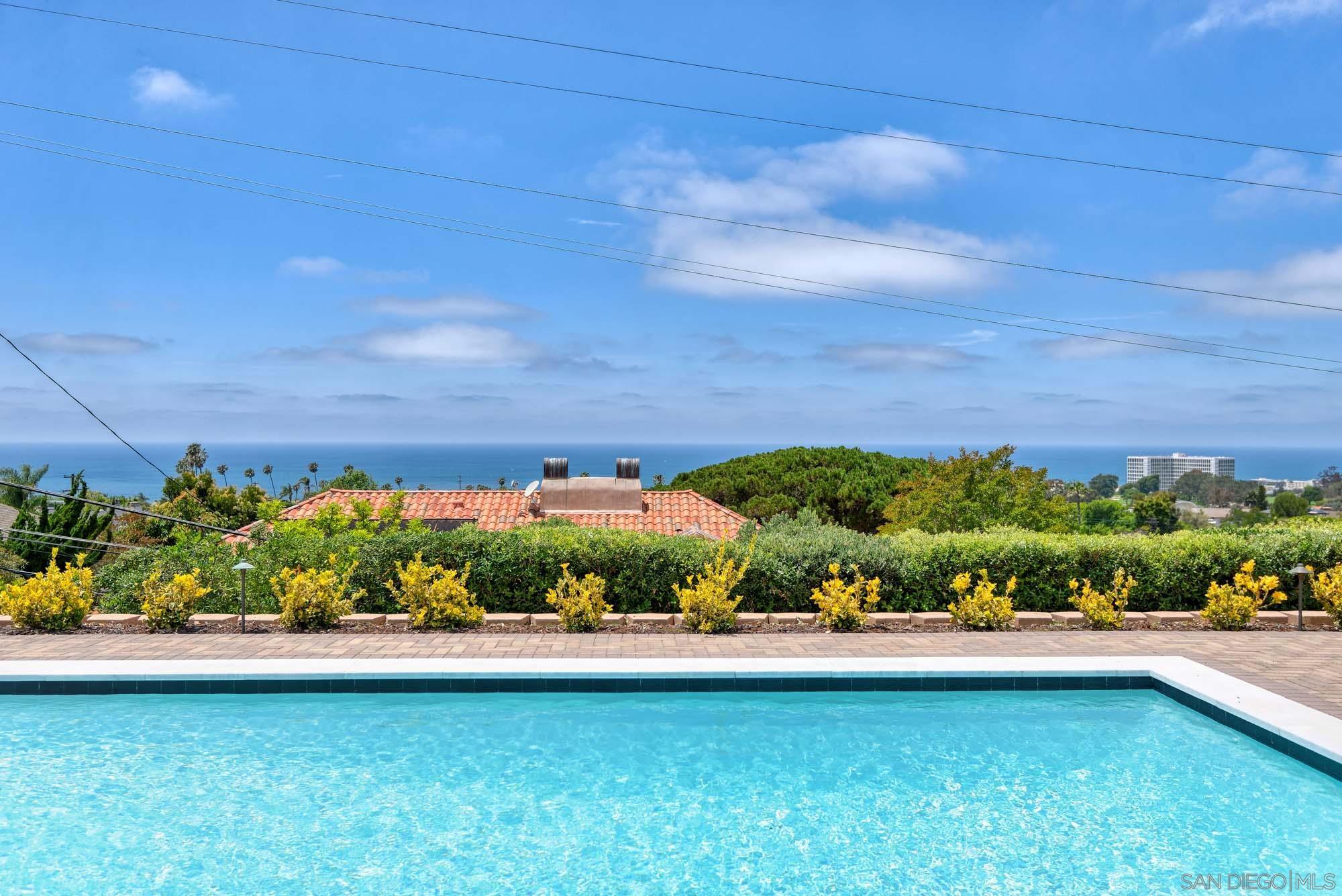 Detail Gallery Image 24 of 27 For 1168  Muirlands Vista Way, San Diego,  CA 92109 - 5 Beds | 5/1 Baths