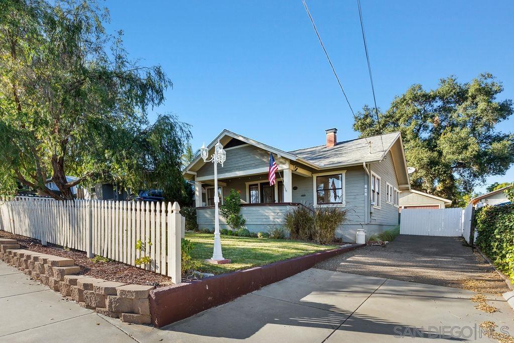 Detail Gallery Image 2 of 51 For 242 E 9th Ave, Escondido,  CA 92025 - 4 Beds | 2 Baths