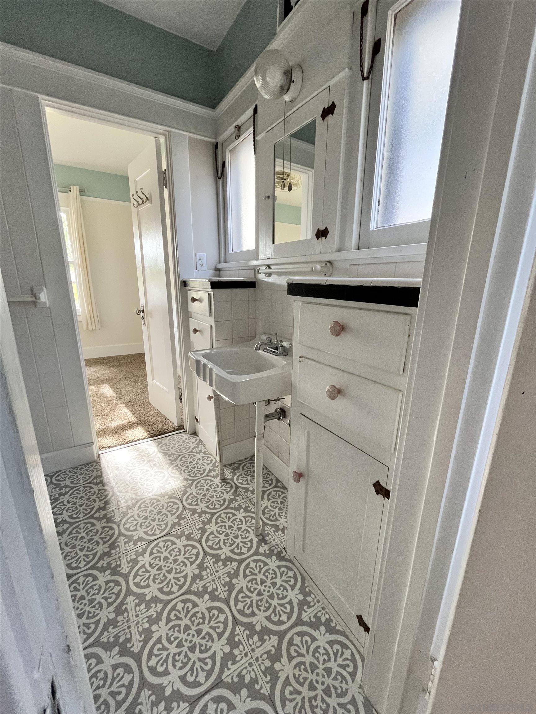 Detail Gallery Image 11 of 23 For 242 E 9th Ave, Escondido,  CA 92025 - 4 Beds | 2 Baths