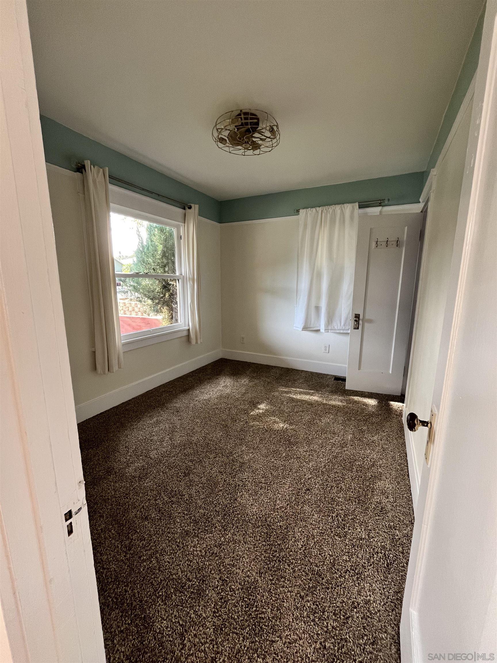 Detail Gallery Image 12 of 23 For 242 E 9th Ave, Escondido,  CA 92025 - 4 Beds | 2 Baths