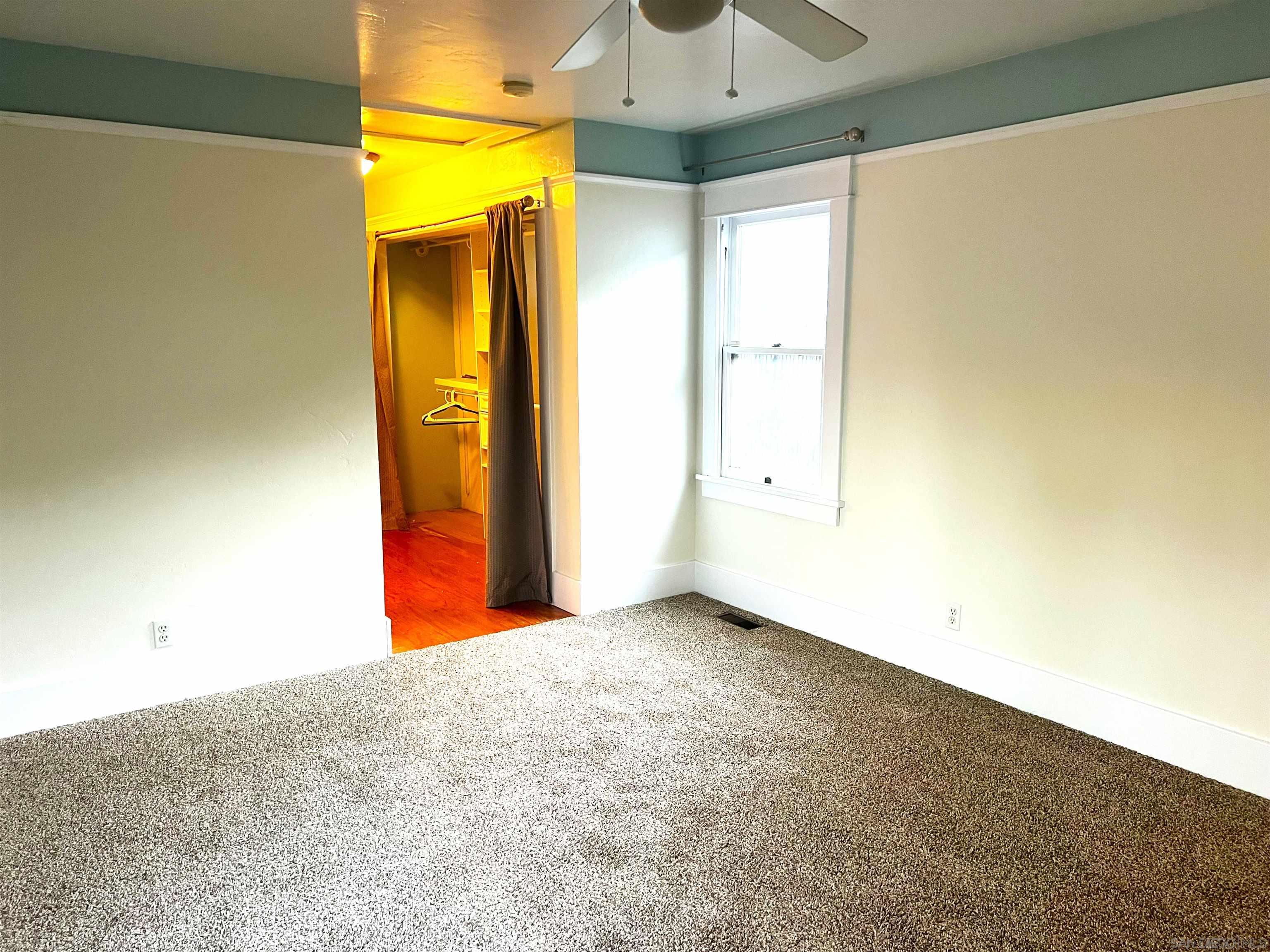 Detail Gallery Image 14 of 29 For 242 E 9th Ave, Escondido,  CA 92025 - 4 Beds | 2 Baths