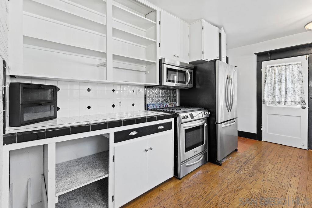 Detail Gallery Image 16 of 51 For 242 E 9th Ave, Escondido,  CA 92025 - 4 Beds | 2 Baths