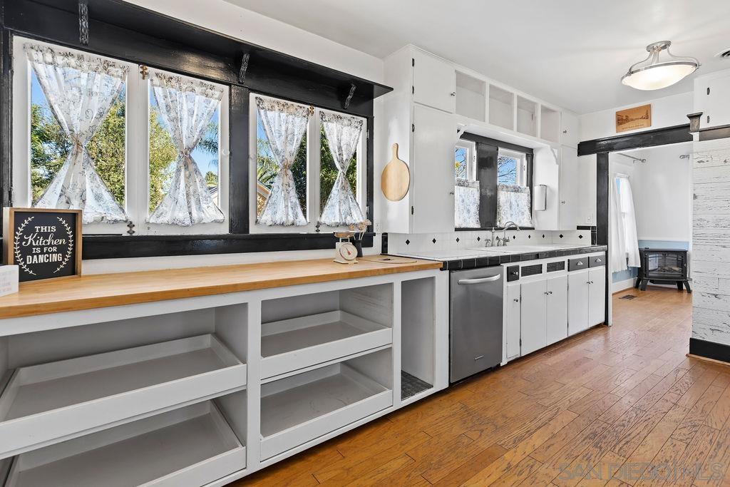 Detail Gallery Image 17 of 51 For 242 E 9th Ave, Escondido,  CA 92025 - 4 Beds | 2 Baths