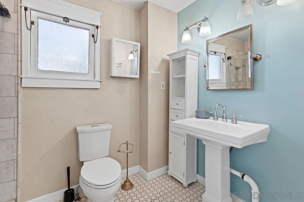 Detail Gallery Image 25 of 51 For 242 E 9th Ave, Escondido,  CA 92025 - 4 Beds | 2 Baths