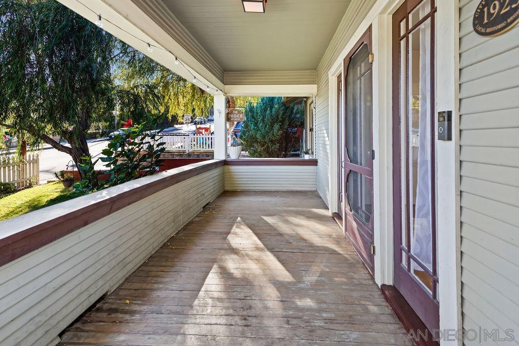 Detail Gallery Image 6 of 51 For 242 E 9th Ave, Escondido,  CA 92025 - 4 Beds | 2 Baths