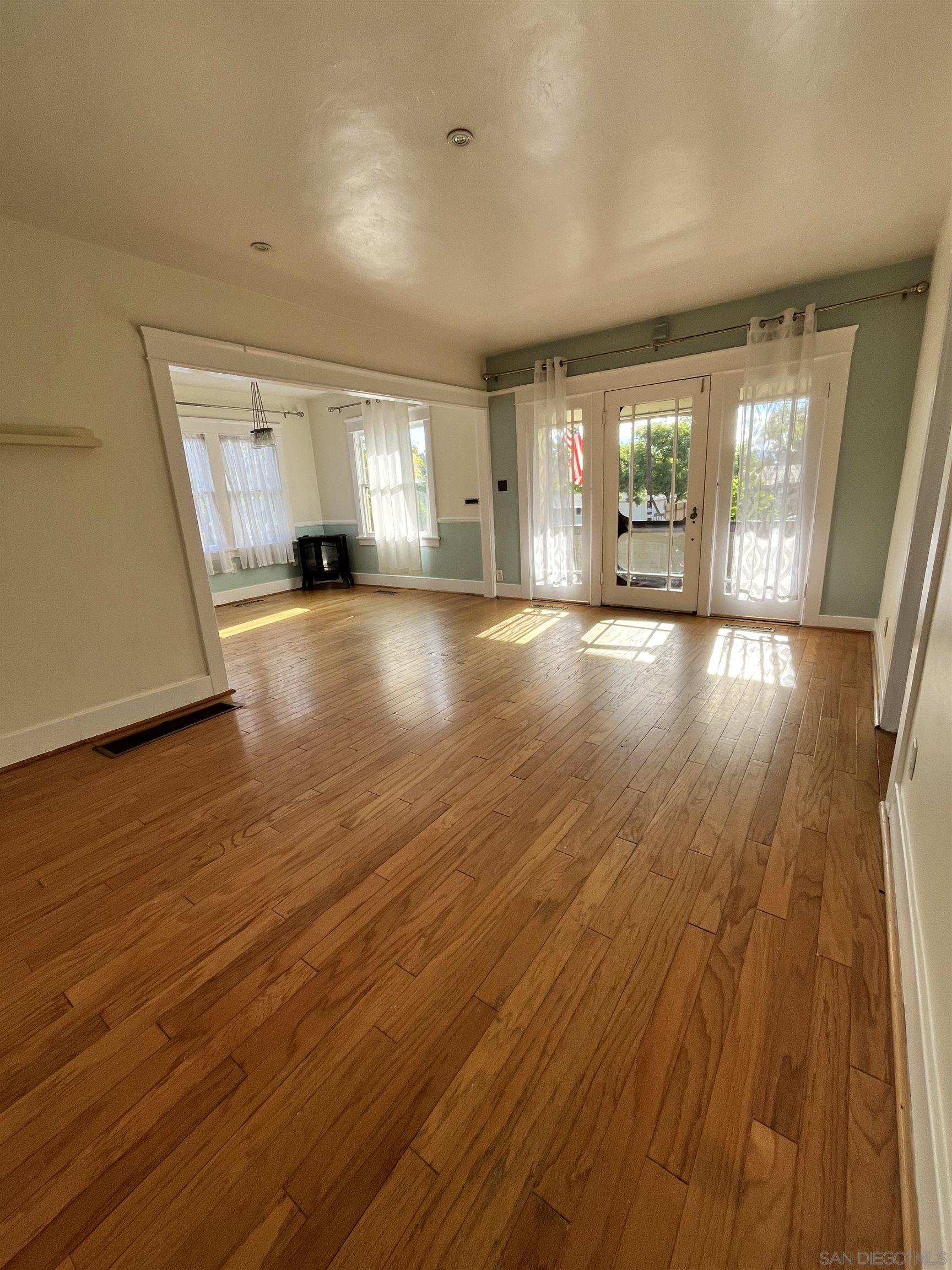 Detail Gallery Image 7 of 23 For 242 E 9th Ave, Escondido,  CA 92025 - 4 Beds | 2 Baths