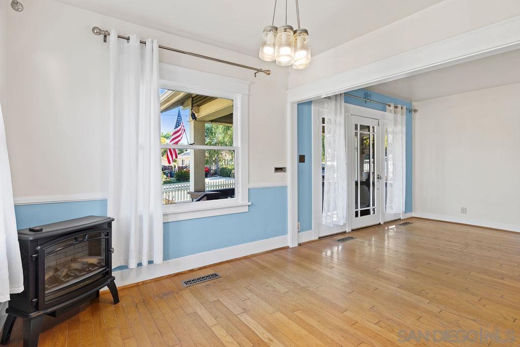 Detail Gallery Image 9 of 51 For 242 E 9th Ave, Escondido,  CA 92025 - 4 Beds | 2 Baths