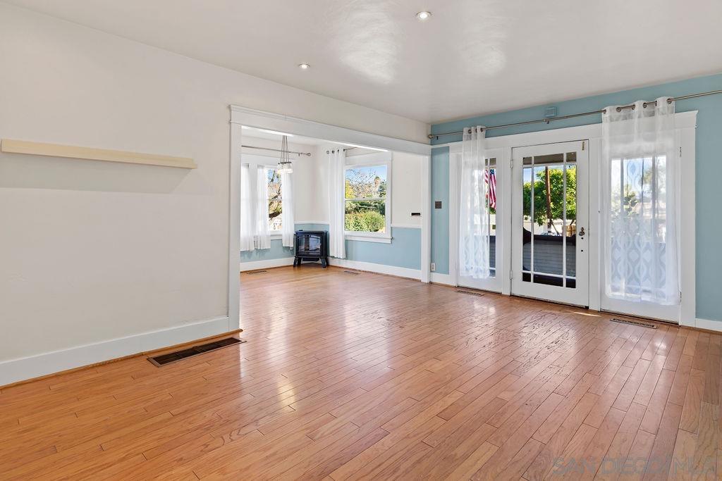 Detail Gallery Image 10 of 51 For 242 E 9th Ave, Escondido,  CA 92025 - 4 Beds | 2 Baths