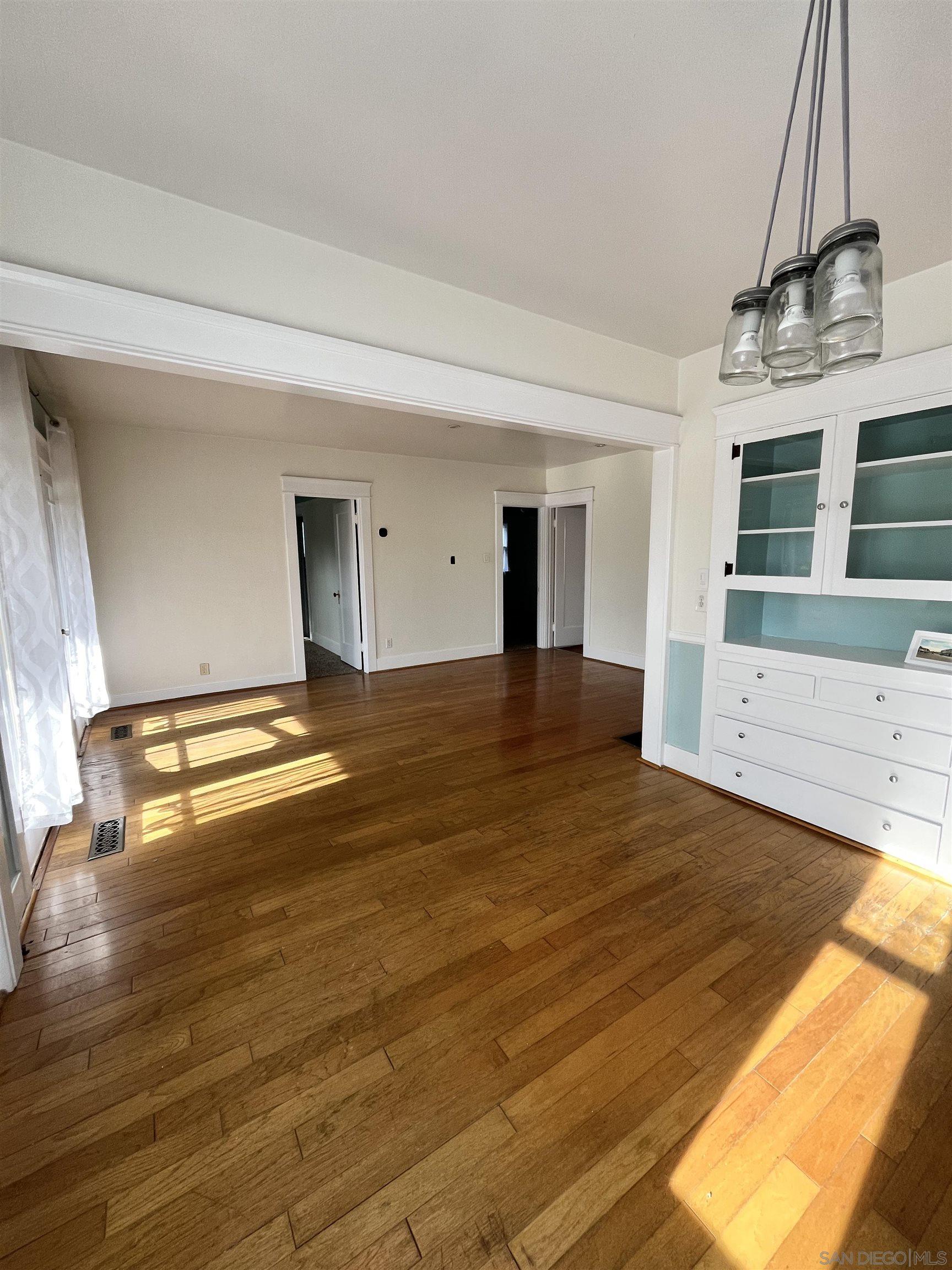 Detail Gallery Image 10 of 23 For 242 E 9th Ave, Escondido,  CA 92025 - 4 Beds | 2 Baths