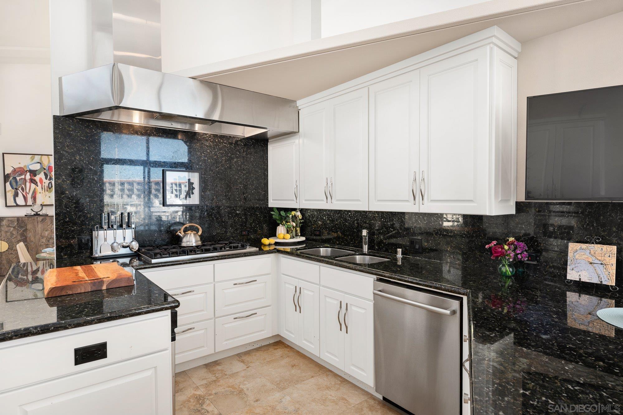 Detail Gallery Image 23 of 75 For 25  the Point, Coronado,  CA 92118 - 4 Beds | 5 Baths