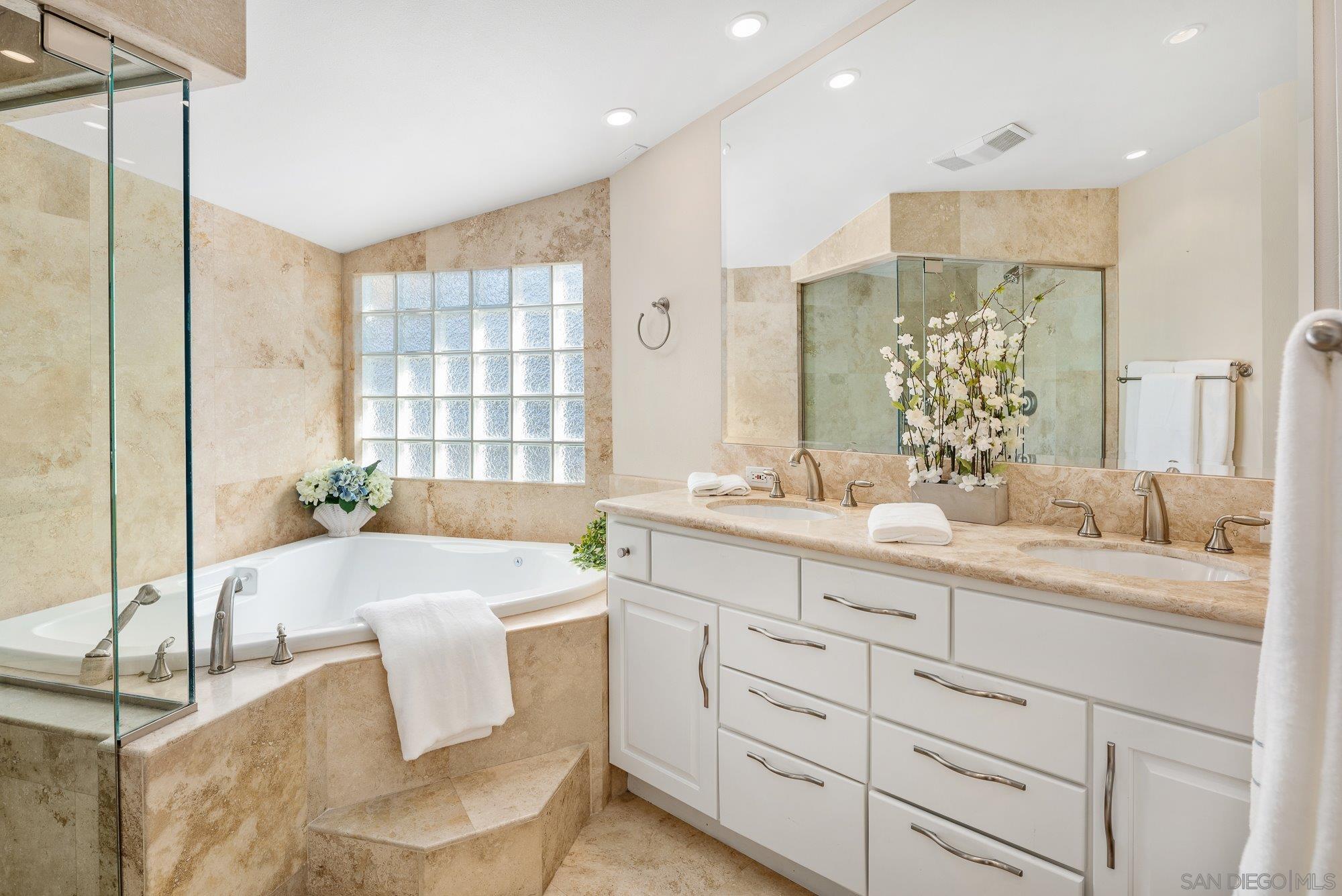 Detail Gallery Image 32 of 75 For 25  the Point, Coronado,  CA 92118 - 4 Beds | 5 Baths