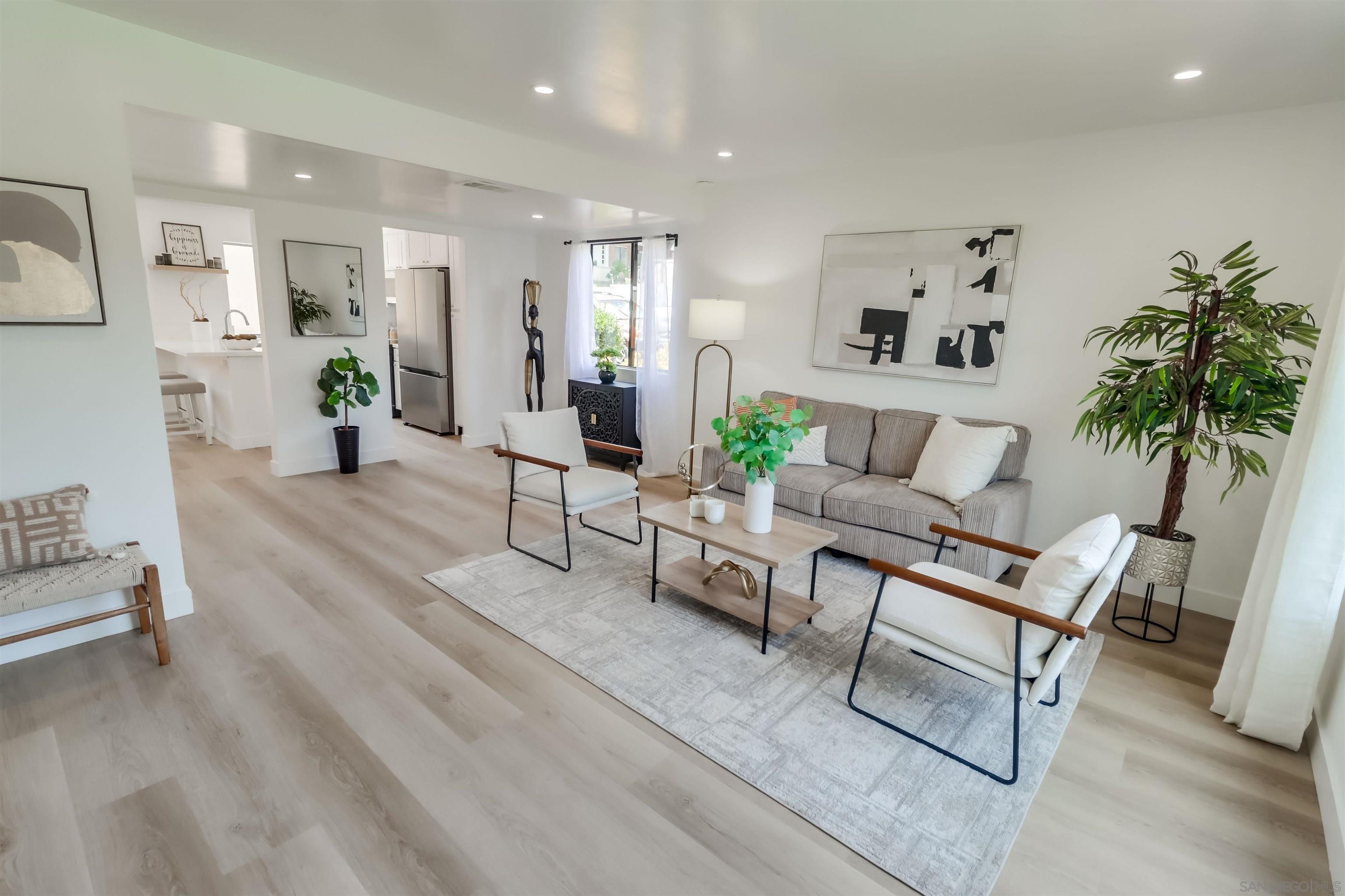 Front Image Thumbnail for SD250043299