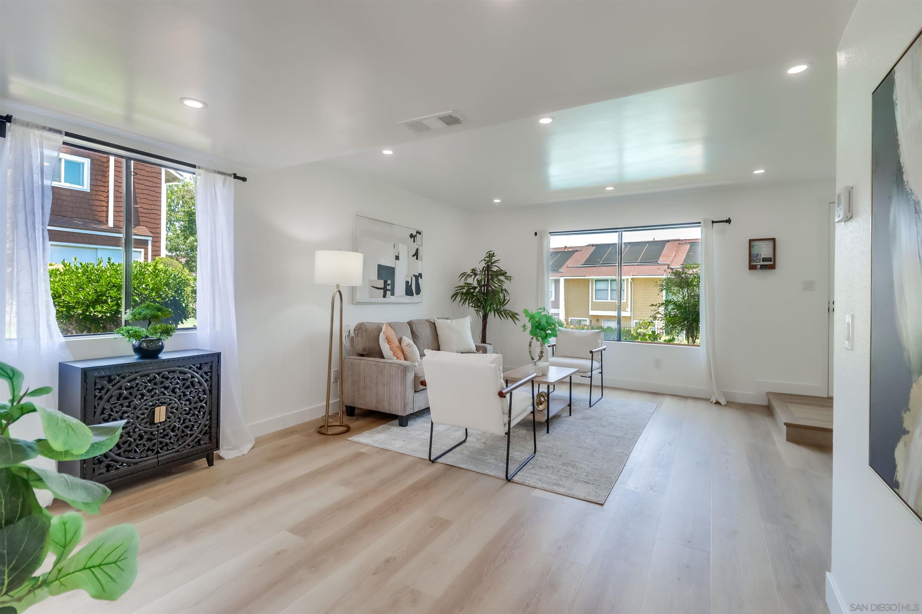 Detail Gallery Image 3 of 30 For 7827  Rancho Fanita Dr  #H,  Santee,  CA 92071 - 2 Beds | 1/1 Baths