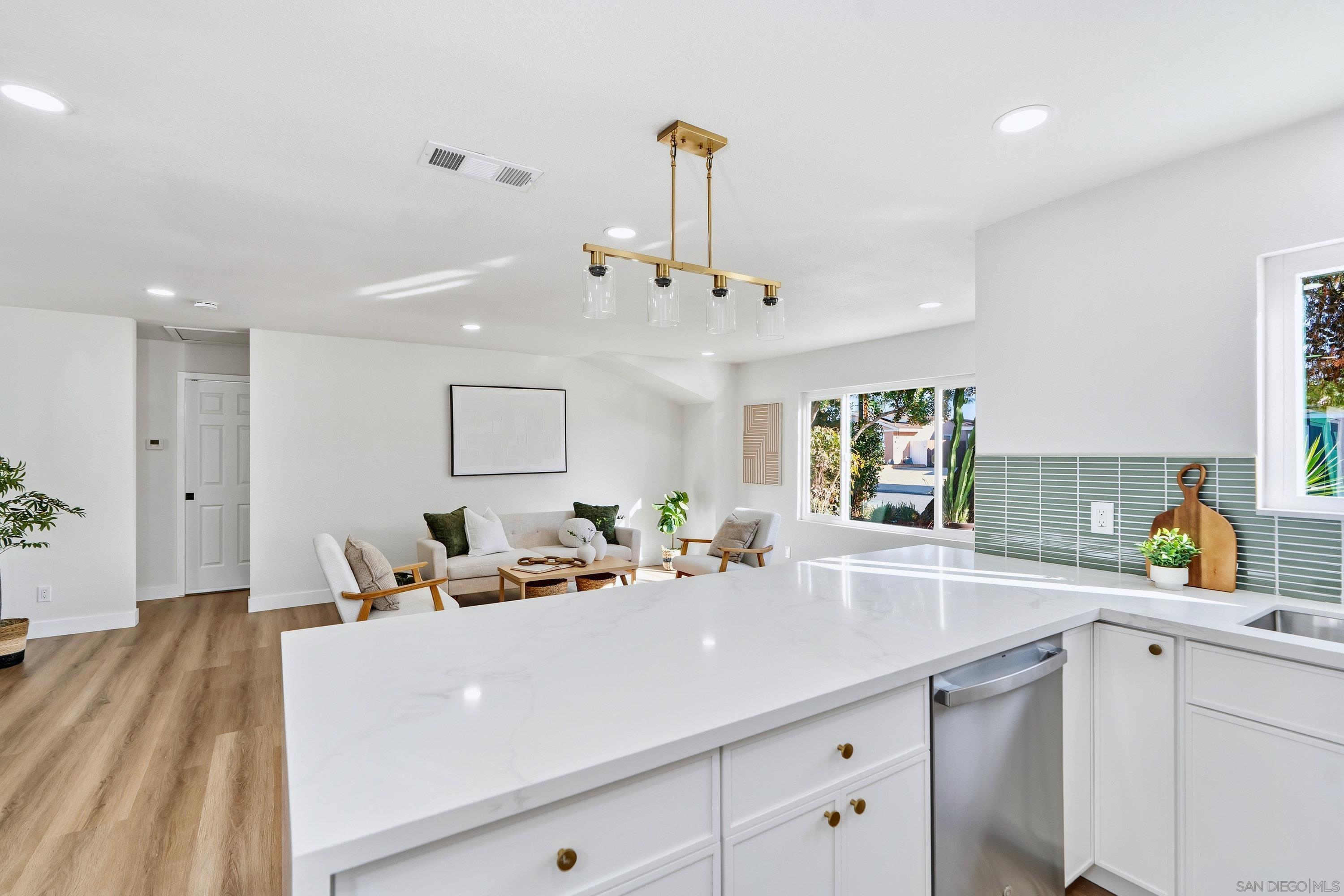 Detail Gallery Image 9 of 26 For 9408  Wharton Rd, Santee,  CA 92071 - 3 Beds | 2 Baths