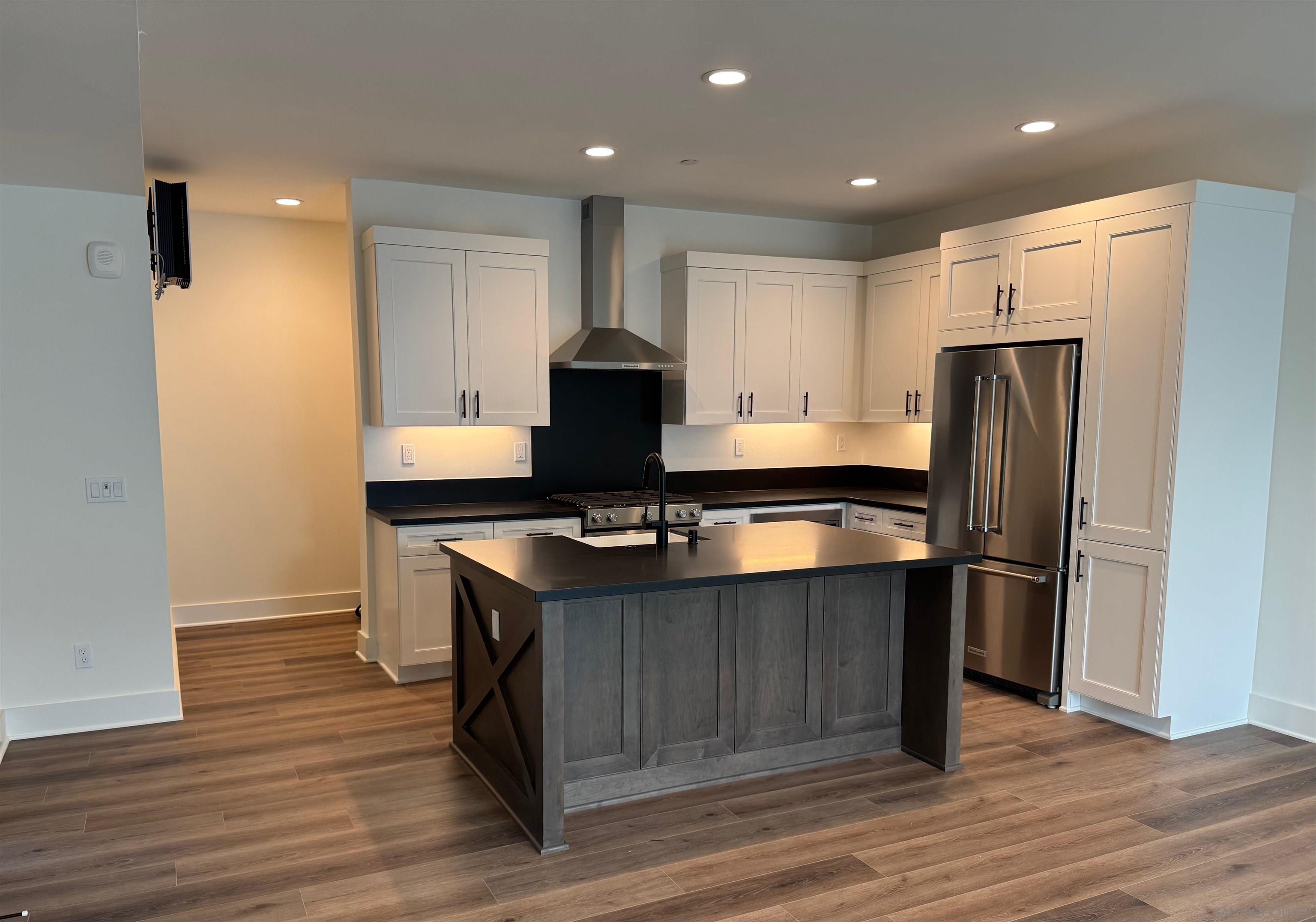 Detail Gallery Image 2 of 13 For 1107  Catania Court  205, Encinitas,  CA 92024 - 2 Beds | 2 Baths