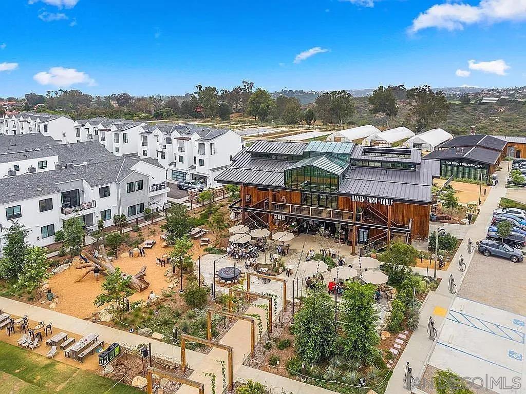 Detail Gallery Image 9 of 13 For 1107  Catania Court  205, Encinitas,  CA 92024 - 2 Beds | 2 Baths