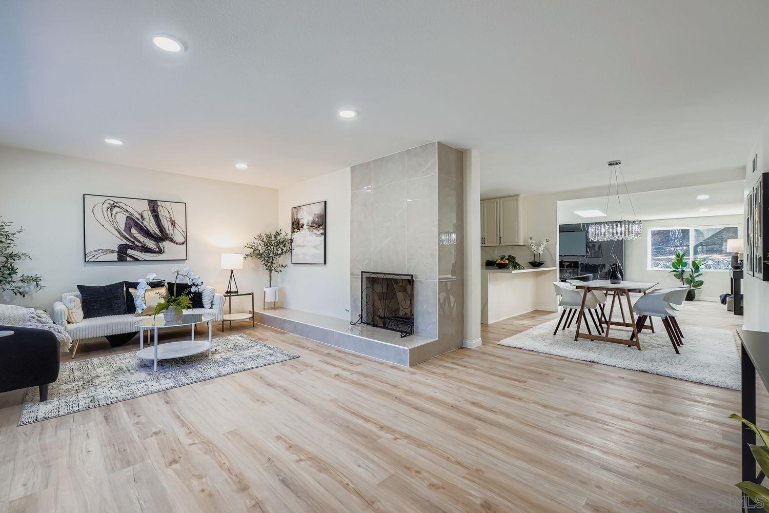 Front Image Thumbnail for SD250043317