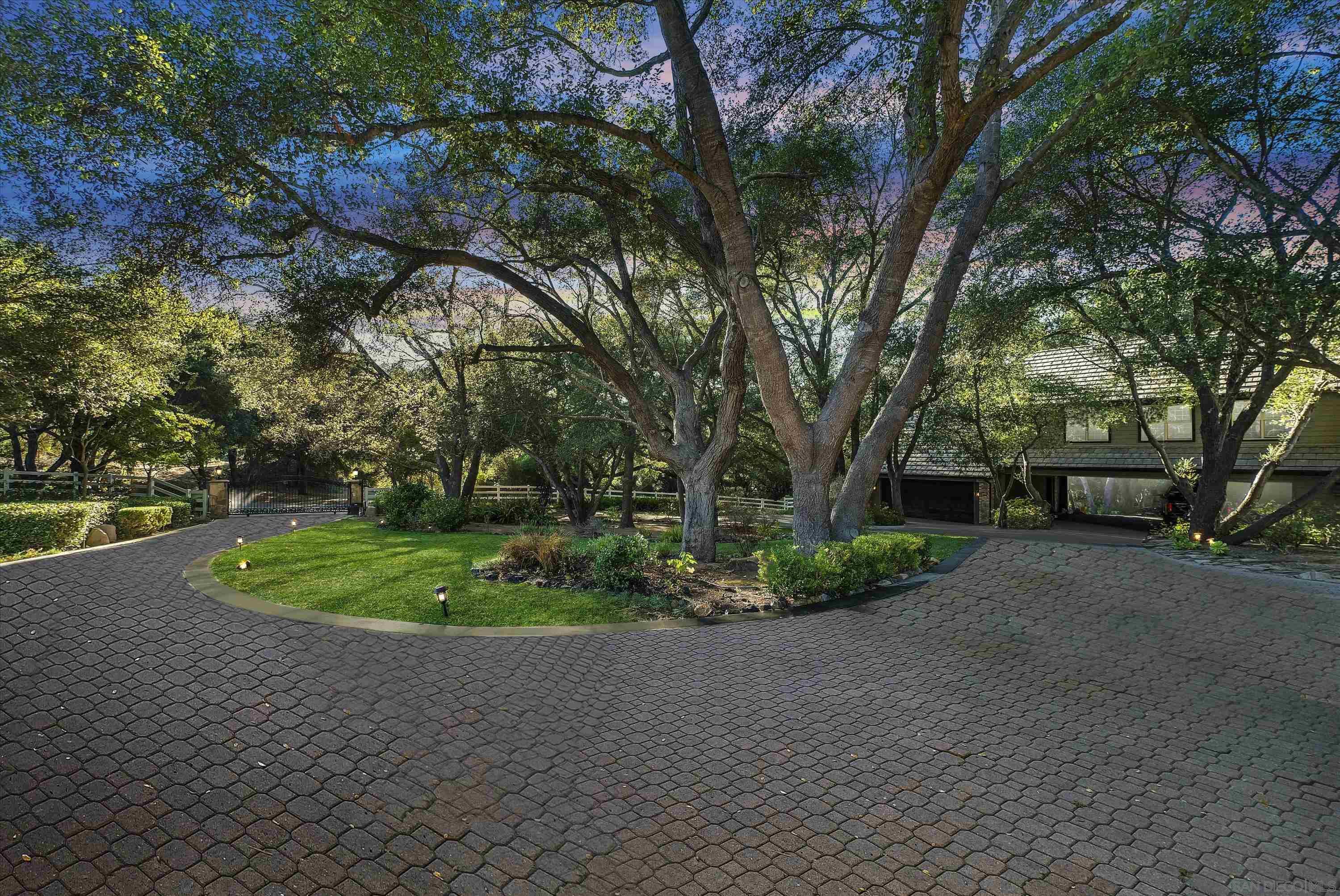 Detail Gallery Image 2 of 74 For 45455  Lorenz Ln, Temecula,  CA 92590 - 4 Beds | 4/1 Baths