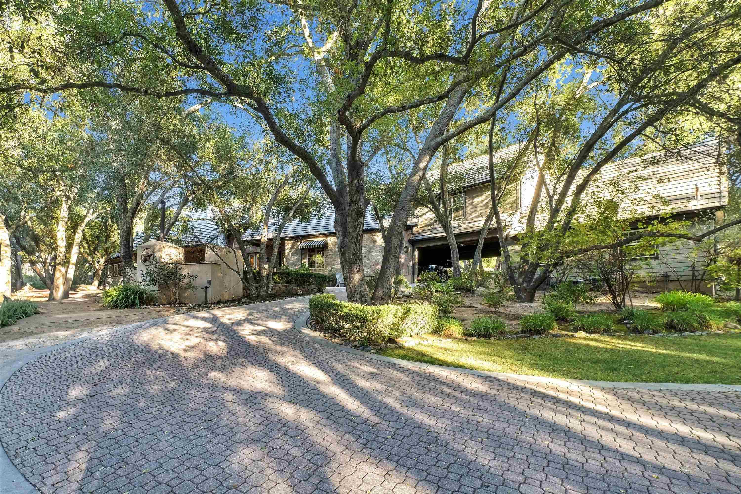 Detail Gallery Image 6 of 74 For 45455  Lorenz Ln, Temecula,  CA 92590 - 4 Beds | 4/1 Baths