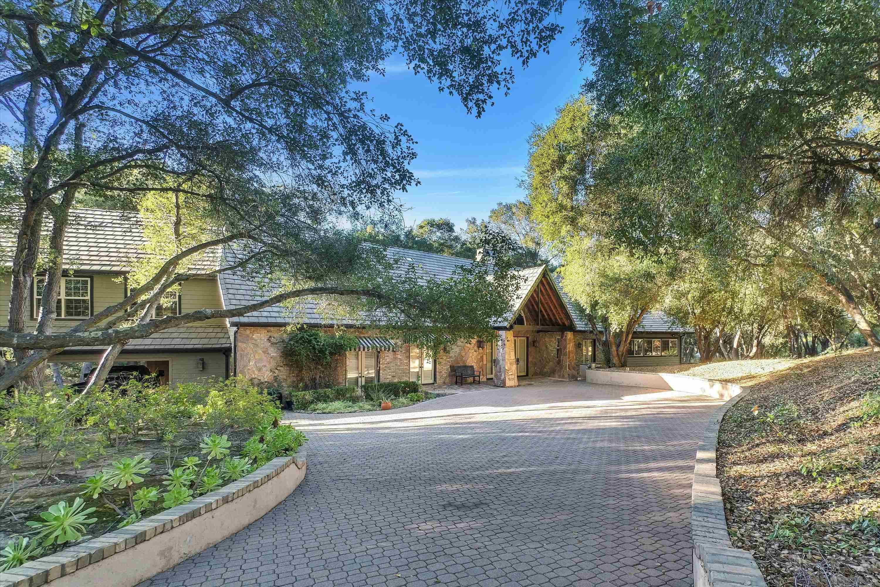 Detail Gallery Image 10 of 74 For 45455  Lorenz Ln, Temecula,  CA 92590 - 4 Beds | 4/1 Baths