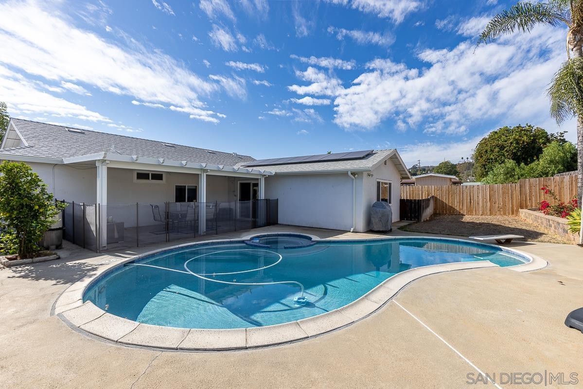 Front Image Thumbnail for SD250043321