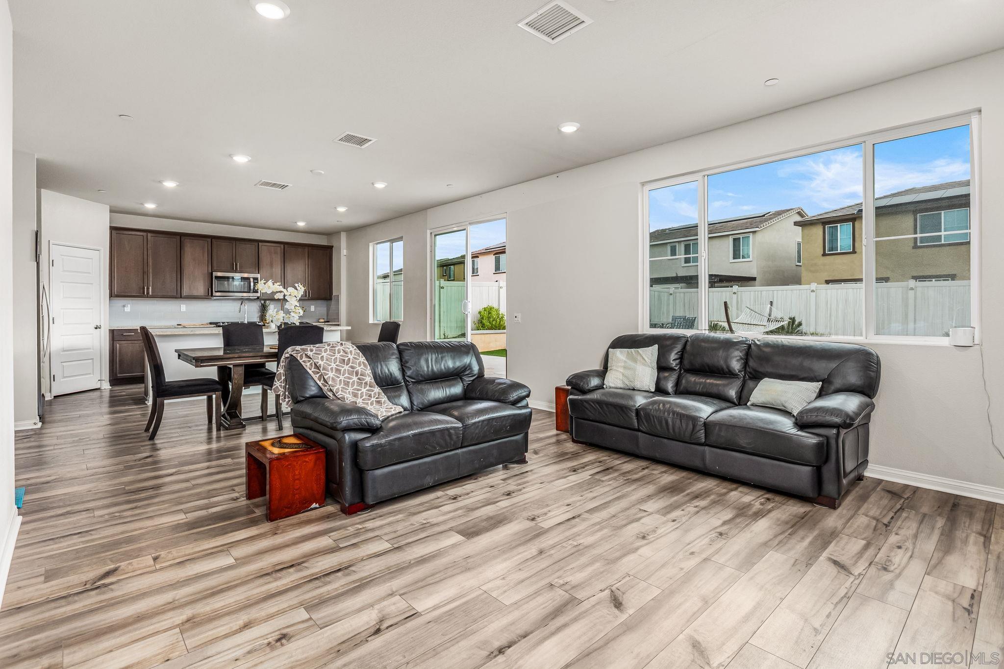 Detail Gallery Image 11 of 38 For 13305  Cultivate Court, Valley Center,  CA 92082 - 5 Beds | 3 Baths