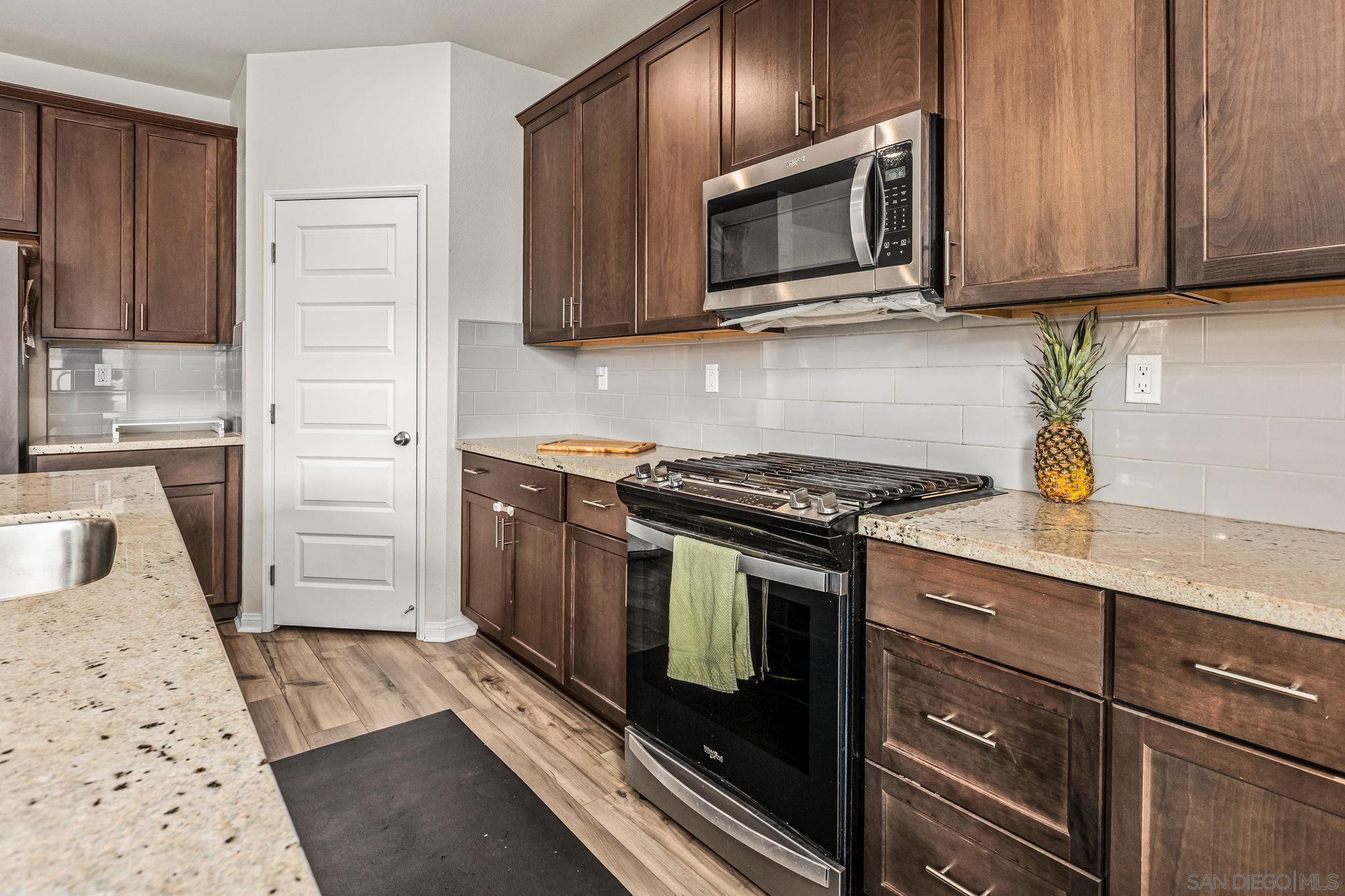 Detail Gallery Image 5 of 38 For 13305  Cultivate Court, Valley Center,  CA 92082 - 5 Beds | 3 Baths