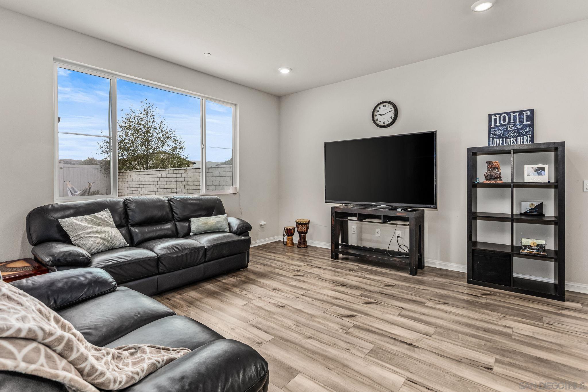 Detail Gallery Image 9 of 38 For 13305  Cultivate Court, Valley Center,  CA 92082 - 5 Beds | 3 Baths