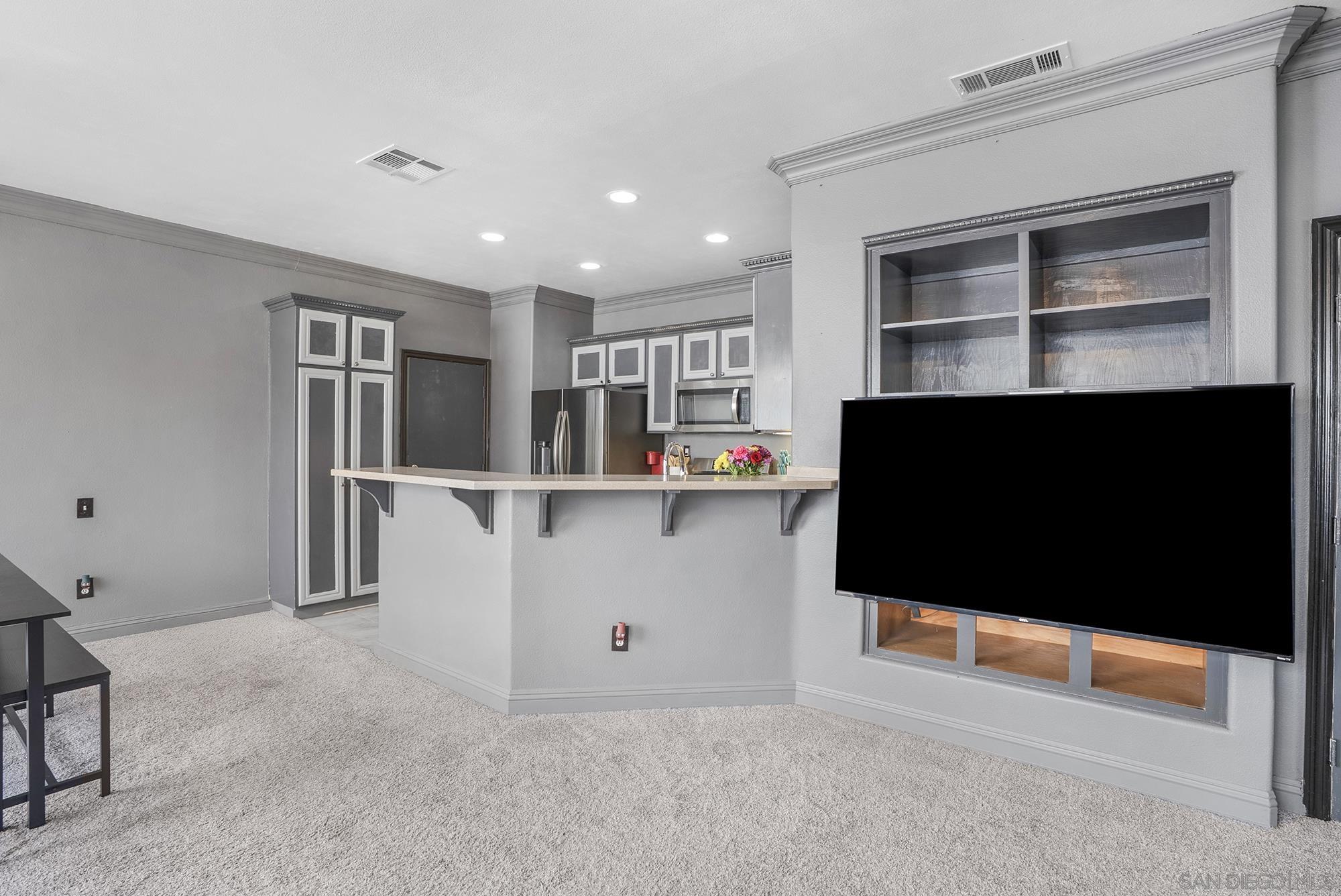 Detail Gallery Image 14 of 32 For 1411  Santa Rita E, Chula Vista,  CA 91913 - 4 Beds | 2/1 Baths