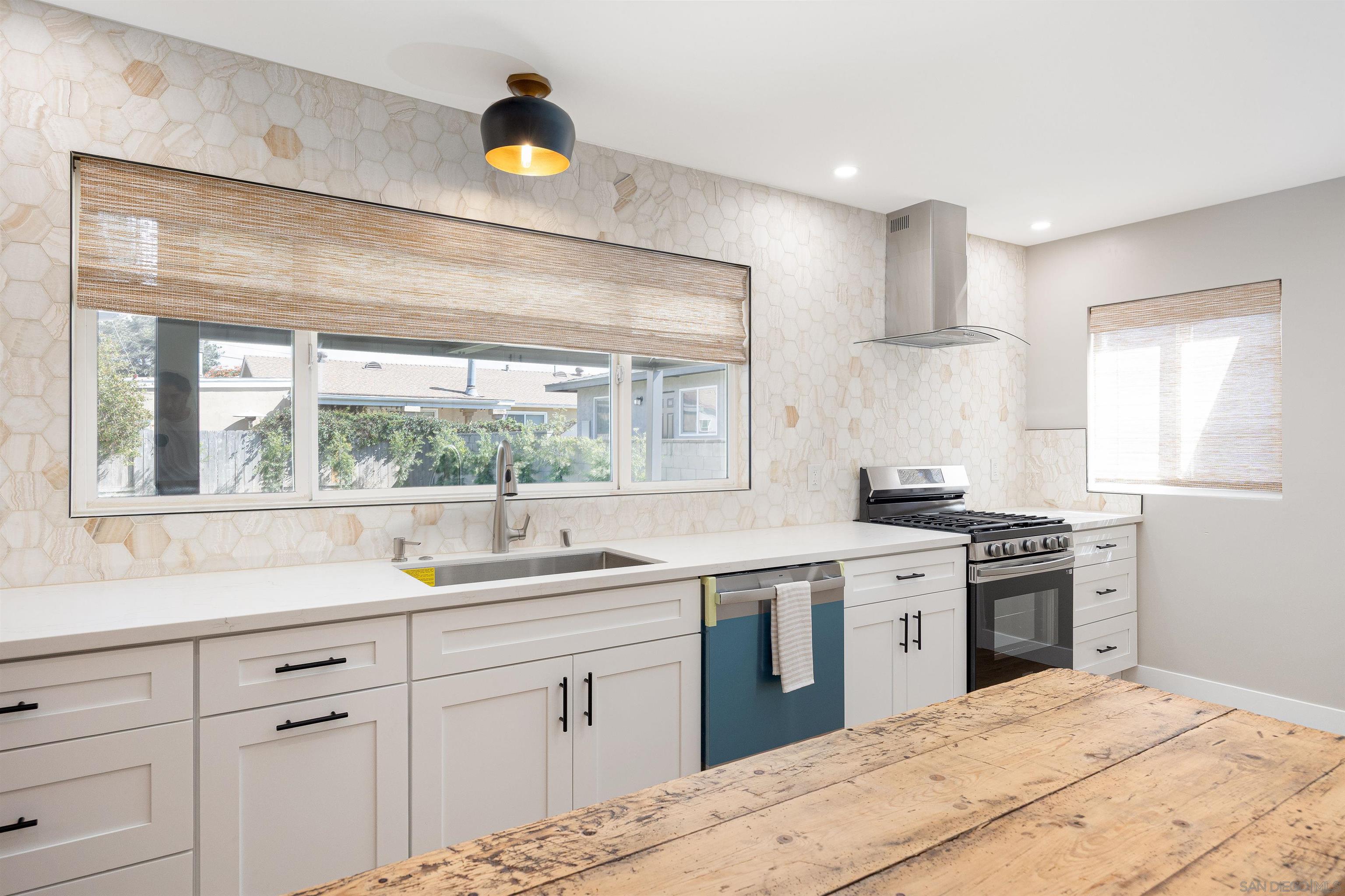 Front Image Thumbnail for SD250043339