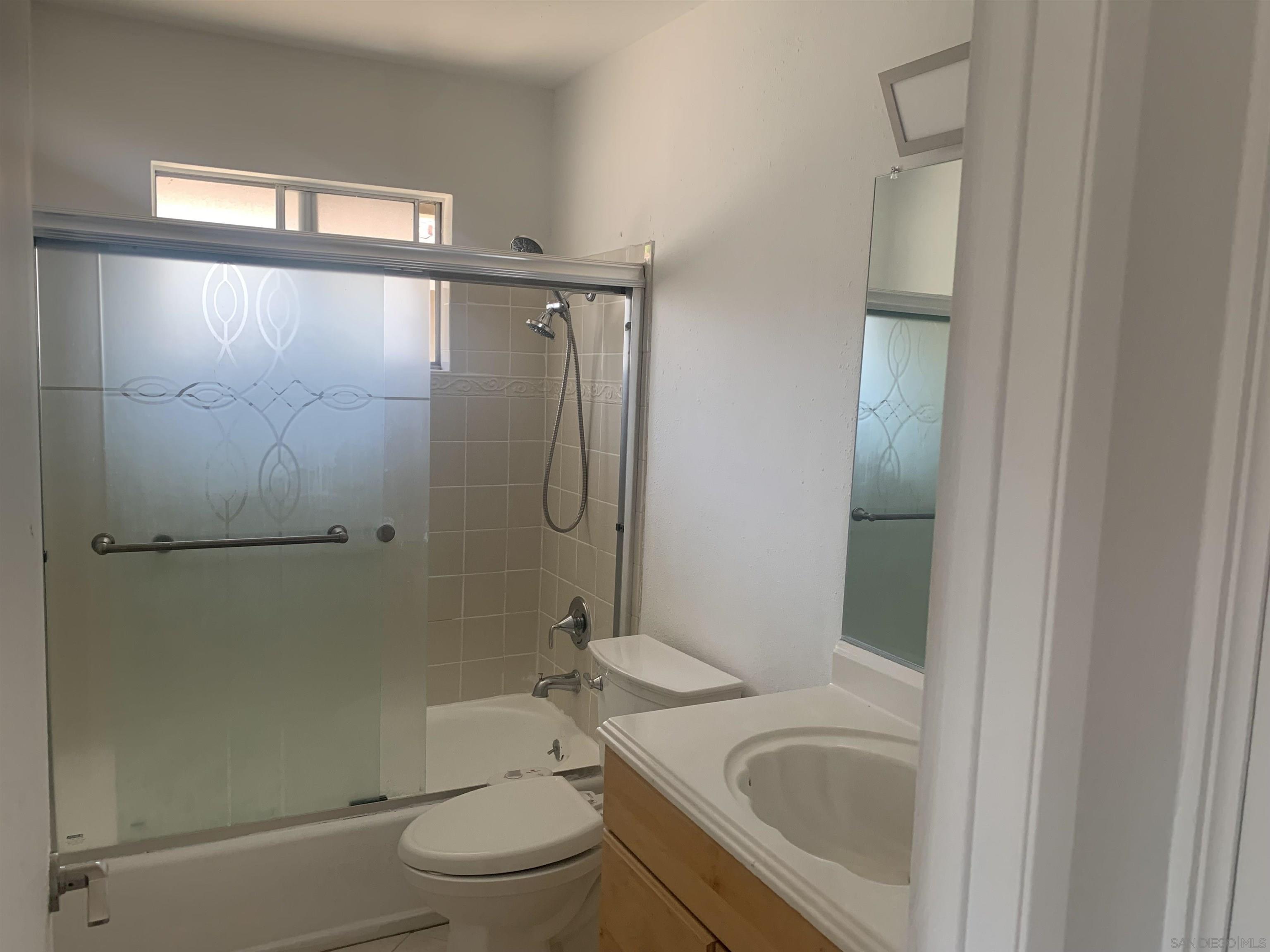 Detail Gallery Image 13 of 46 For 1524  Gustavo St  #D,  El Cajon,  CA 92019 - 2 Beds | 1 Baths