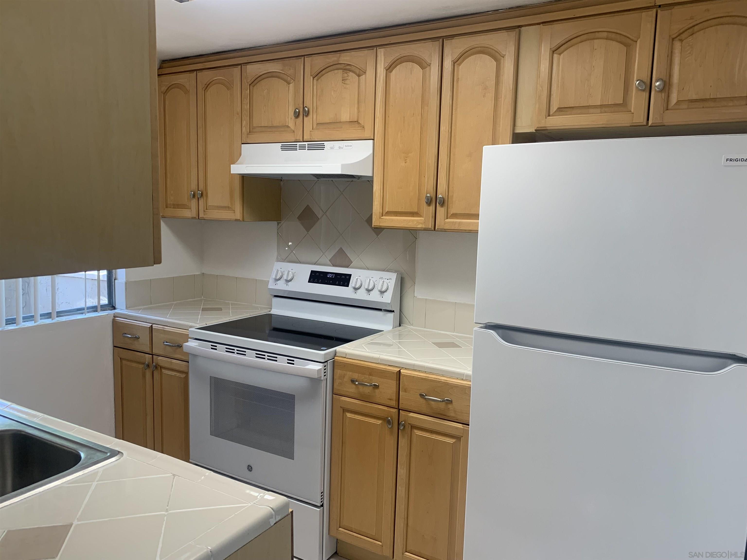 Detail Gallery Image 7 of 46 For 1524  Gustavo St  #D,  El Cajon,  CA 92019 - 2 Beds | 1 Baths