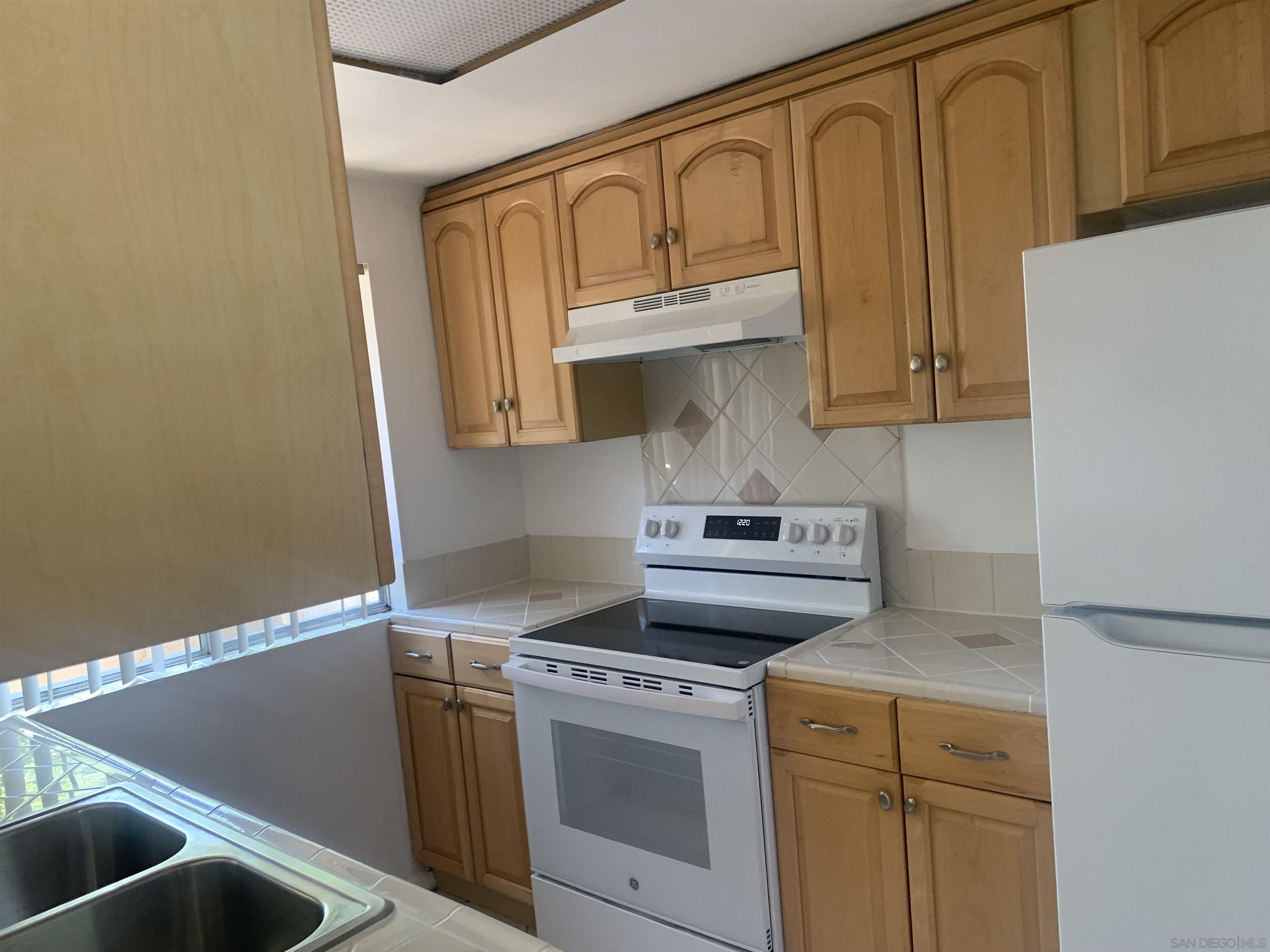 Detail Gallery Image 8 of 46 For 1524  Gustavo St  #D,  El Cajon,  CA 92019 - 2 Beds | 1 Baths