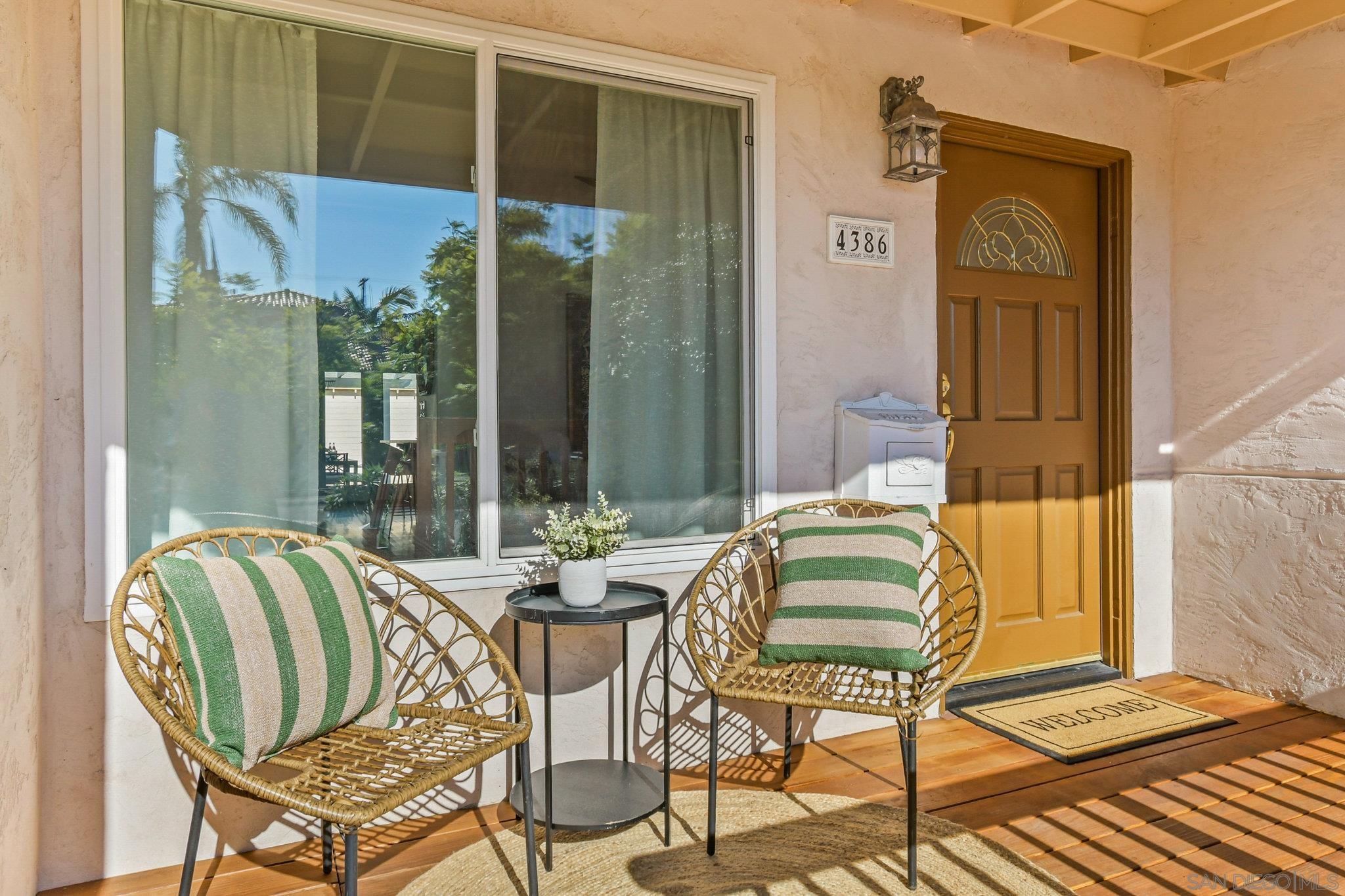 Detail Gallery Image 4 of 39 For 4386  Niagara Ave, San Diego,  CA 92107 - 3 Beds | 2 Baths