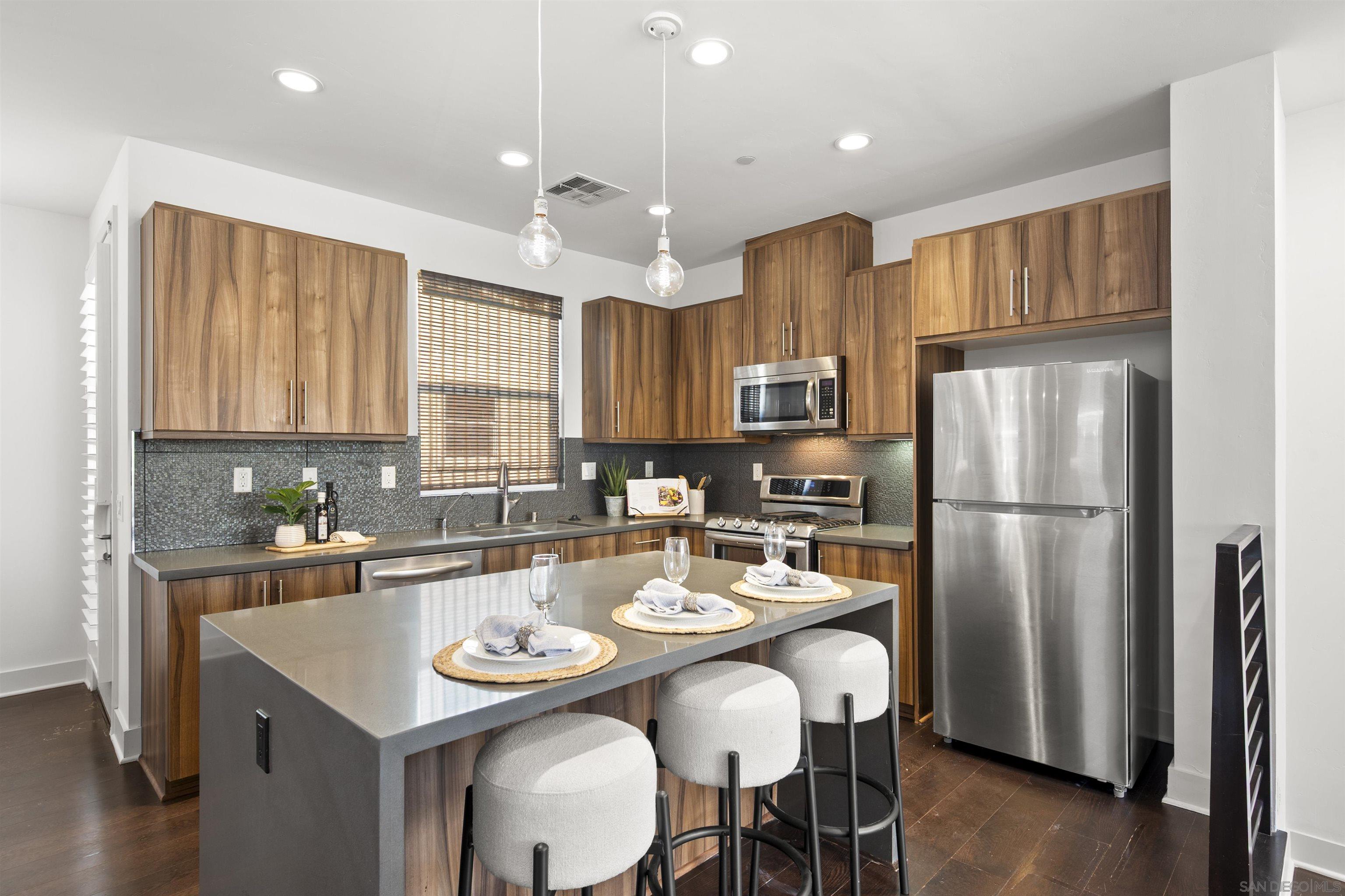 Detail Gallery Image 17 of 69 For 7853  Inception Way, San Diego,  CA 92108 - 3 Beds | 3/1 Baths