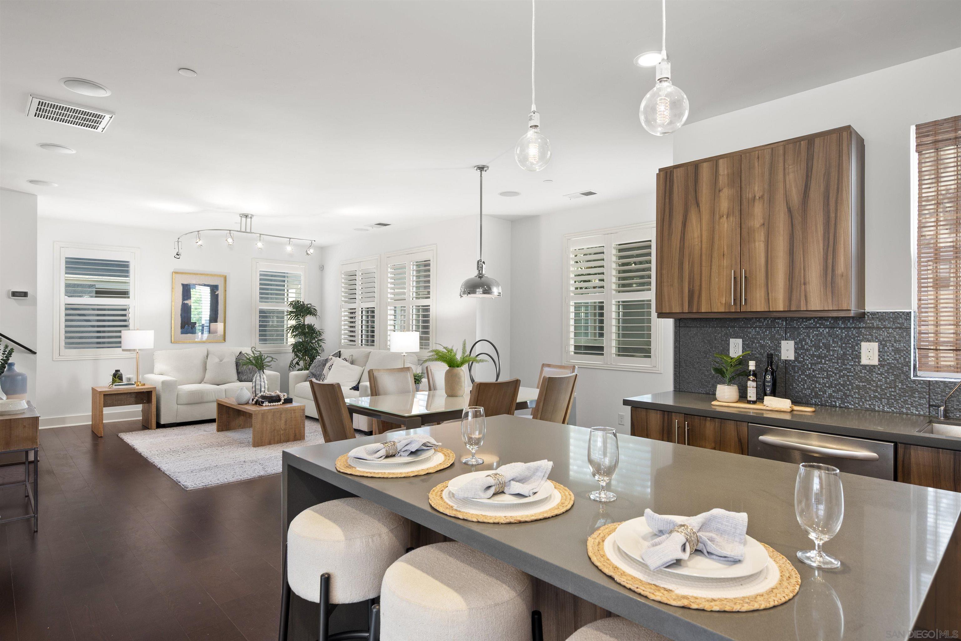 Detail Gallery Image 19 of 69 For 7853  Inception Way, San Diego,  CA 92108 - 3 Beds | 3/1 Baths