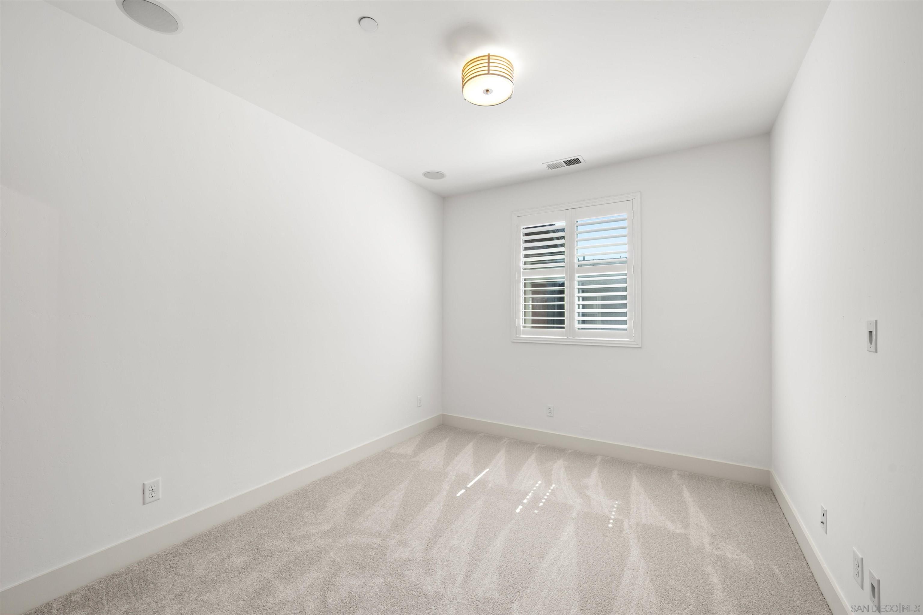 Detail Gallery Image 37 of 69 For 7853  Inception Way, San Diego,  CA 92108 - 3 Beds | 3/1 Baths