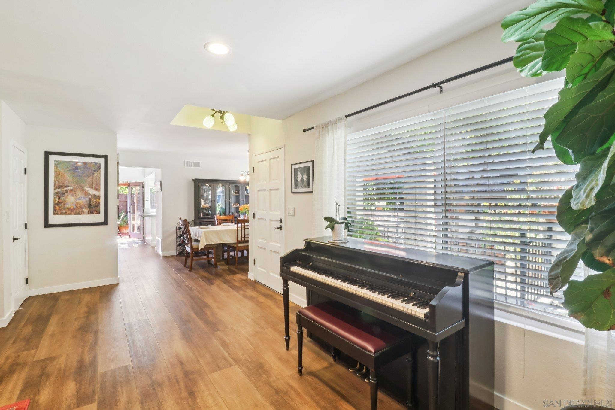 Detail Gallery Image 10 of 72 For 3069  Plaza Natalia, Bonita,  CA 91902 - 4 Beds | 2/1 Baths