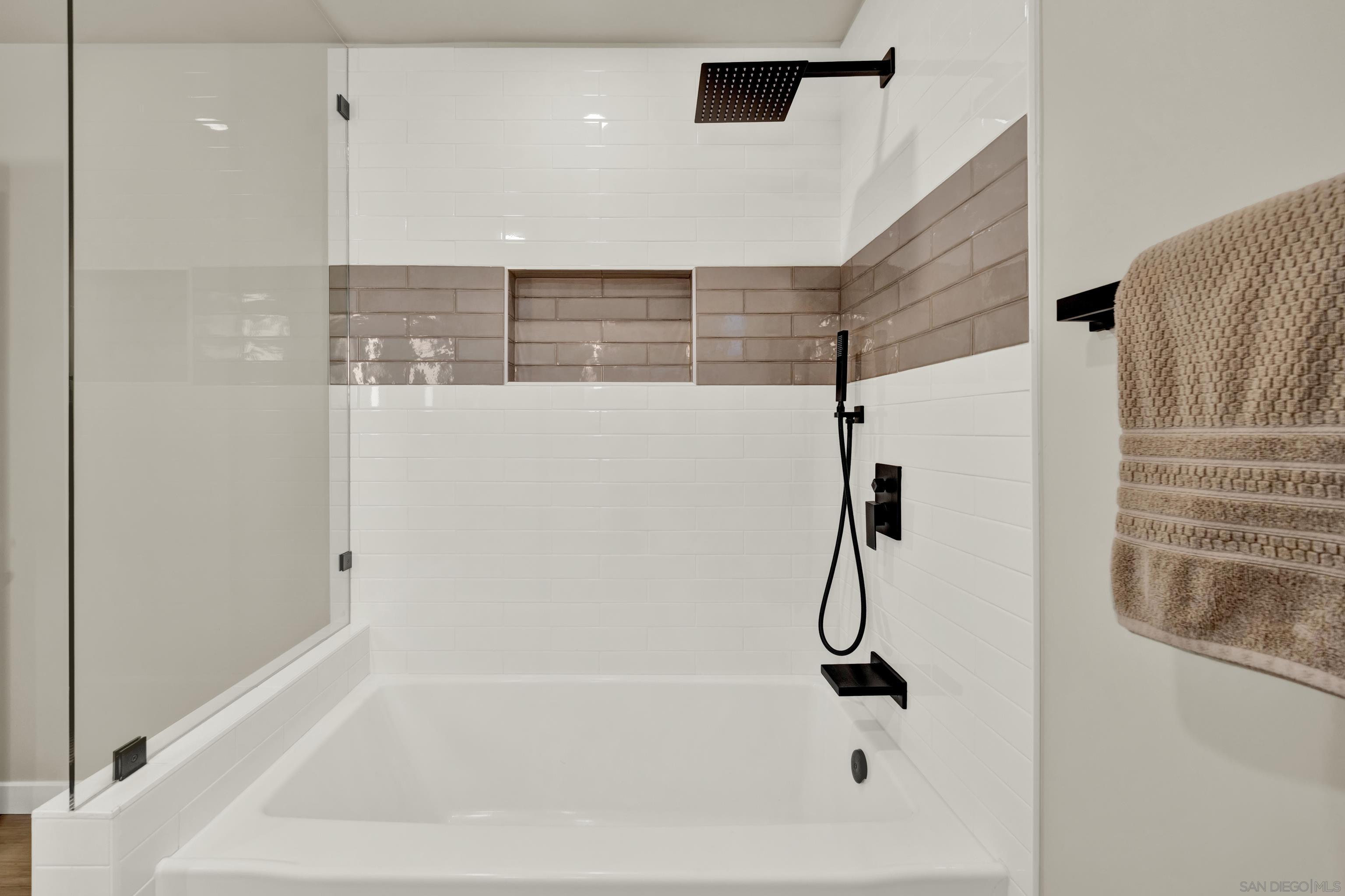 Detail Gallery Image 51 of 75 For 14407  Mountain Rd, Poway,  CA 92064 - 3 Beds | 2/1 Baths