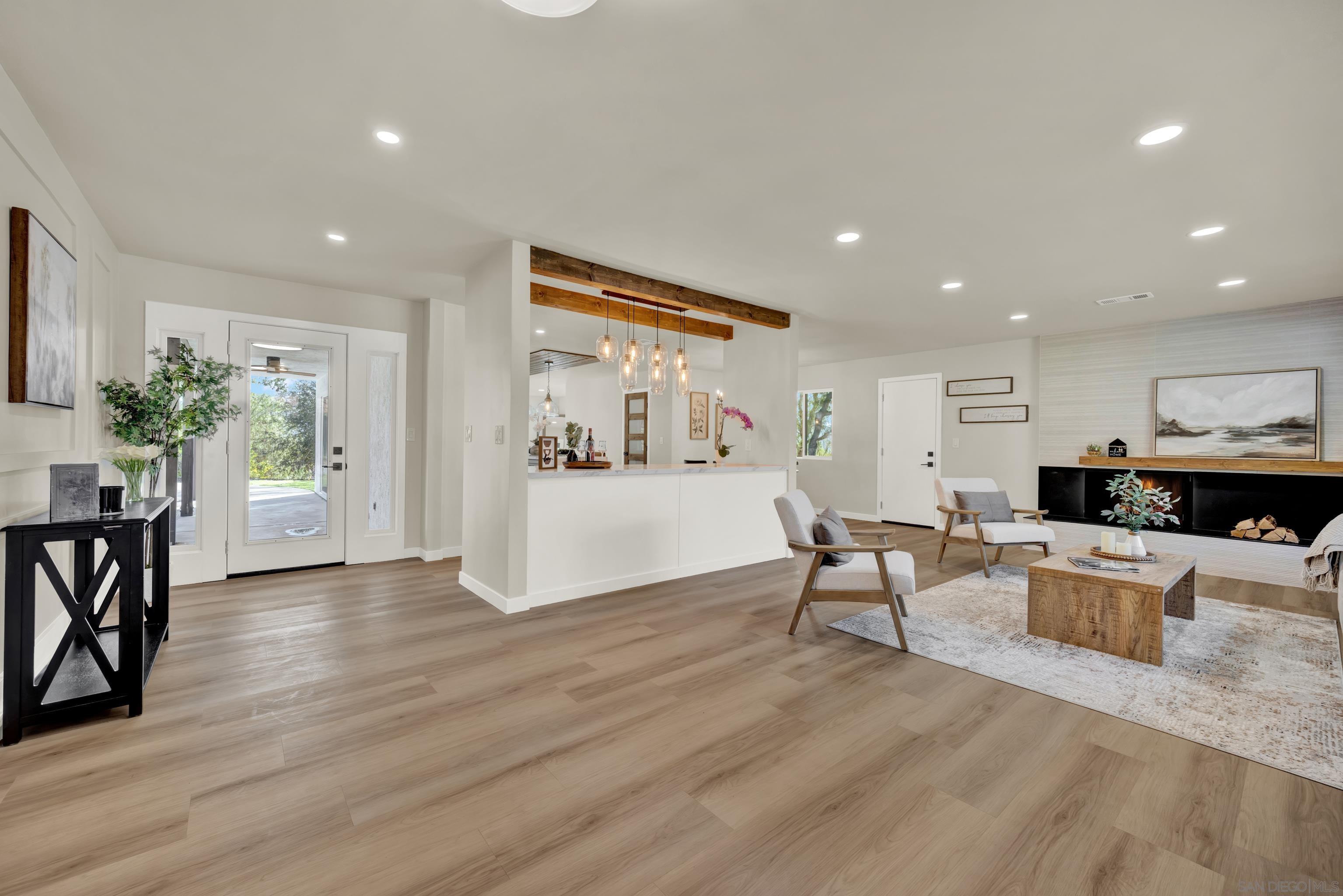 Detail Gallery Image 10 of 75 For 14407  Mountain Rd, Poway,  CA 92064 - 3 Beds | 2/1 Baths