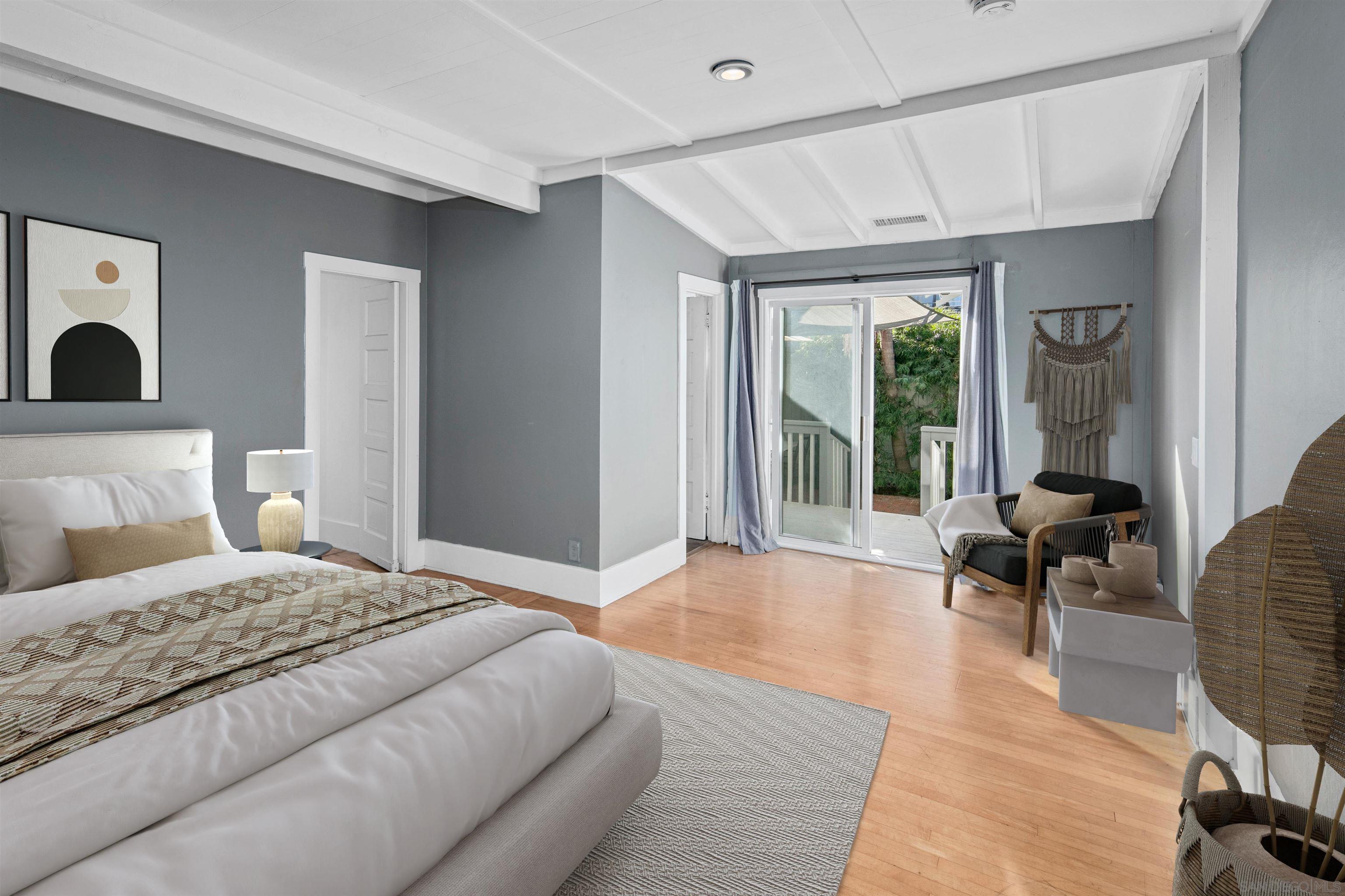 Detail Gallery Image 3 of 21 For 3914  Hawk St, San Diego,  CA 92103 - 2 Beds | 2 Baths