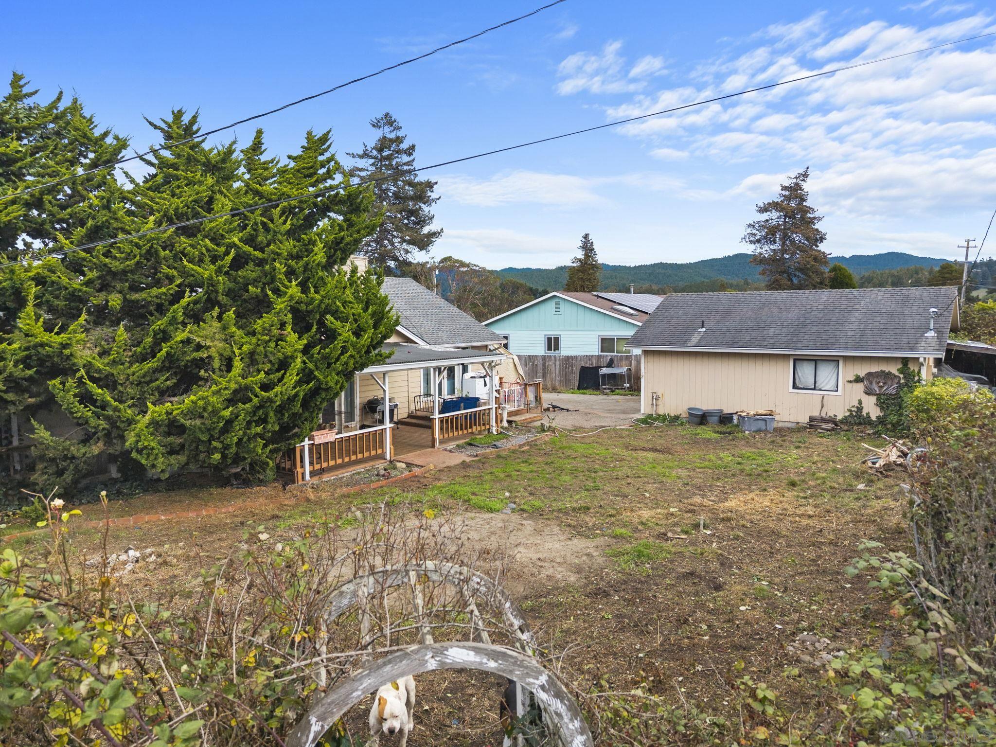 Detail Gallery Image 13 of 17 For 1297  Atterberry Ln, Fortuna,  CA 95540 - 3 Beds | 2 Baths