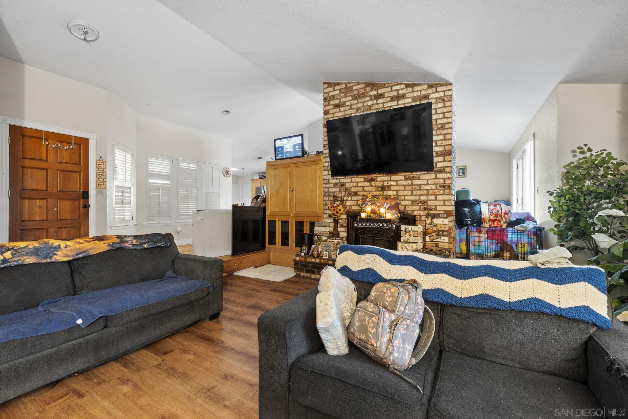 Detail Gallery Image 3 of 17 For 1297  Atterberry Ln, Fortuna,  CA 95540 - 3 Beds | 2 Baths