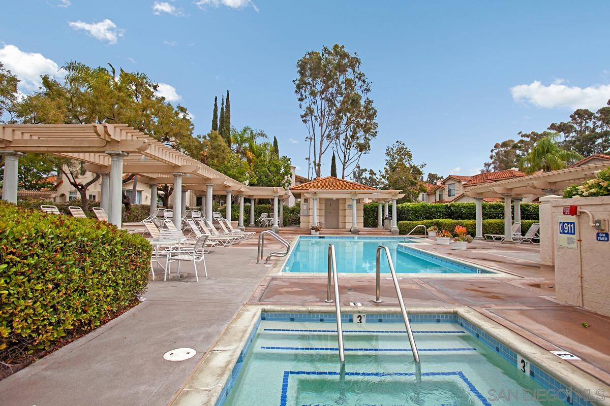 Detail Gallery Image 2 of 33 For 12368  Caminito Vibrante, San Diego,  CA 92131 - 3 Beds | 2/1 Baths