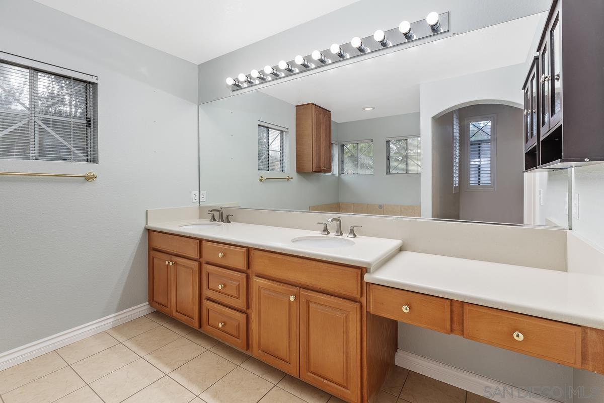 Detail Gallery Image 17 of 33 For 12368  Caminito Vibrante, San Diego,  CA 92131 - 3 Beds | 2/1 Baths