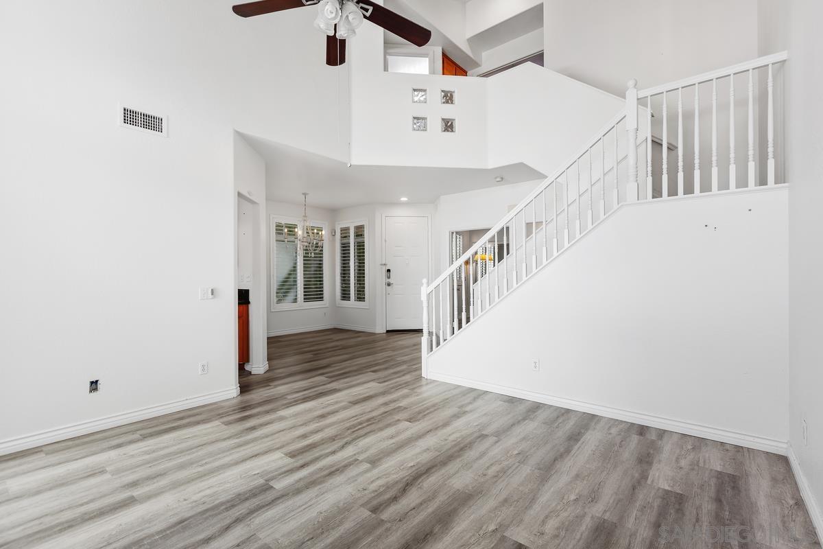 Detail Gallery Image 3 of 33 For 12368  Caminito Vibrante, San Diego,  CA 92131 - 3 Beds | 2/1 Baths