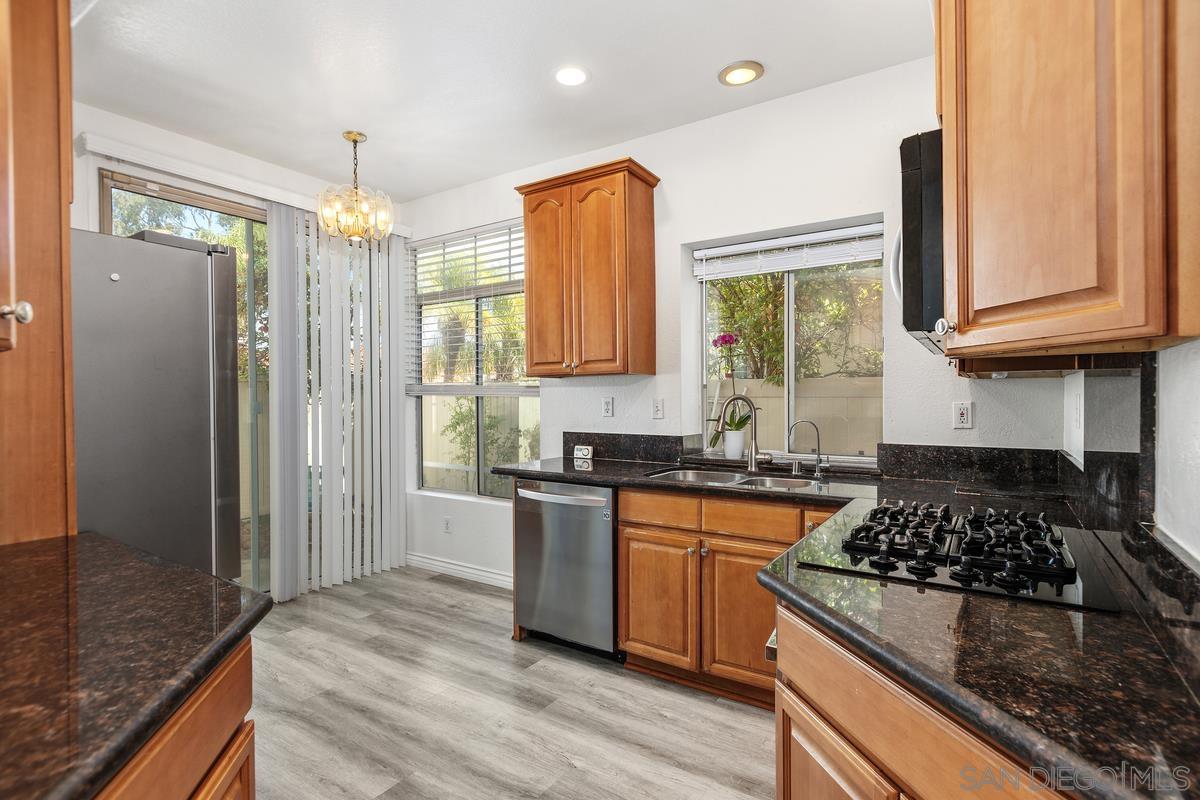 Detail Gallery Image 8 of 33 For 12368  Caminito Vibrante, San Diego,  CA 92131 - 3 Beds | 2/1 Baths